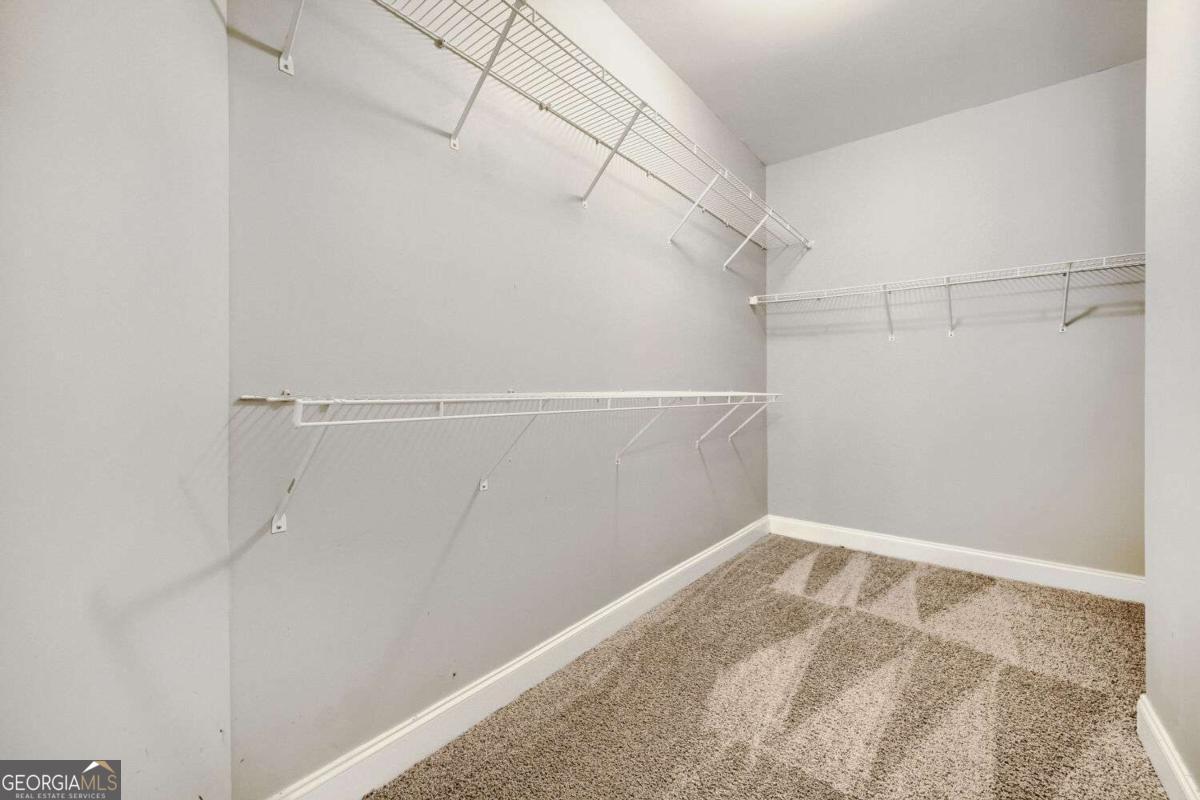 421 Bedford Crossing Property Photo 17