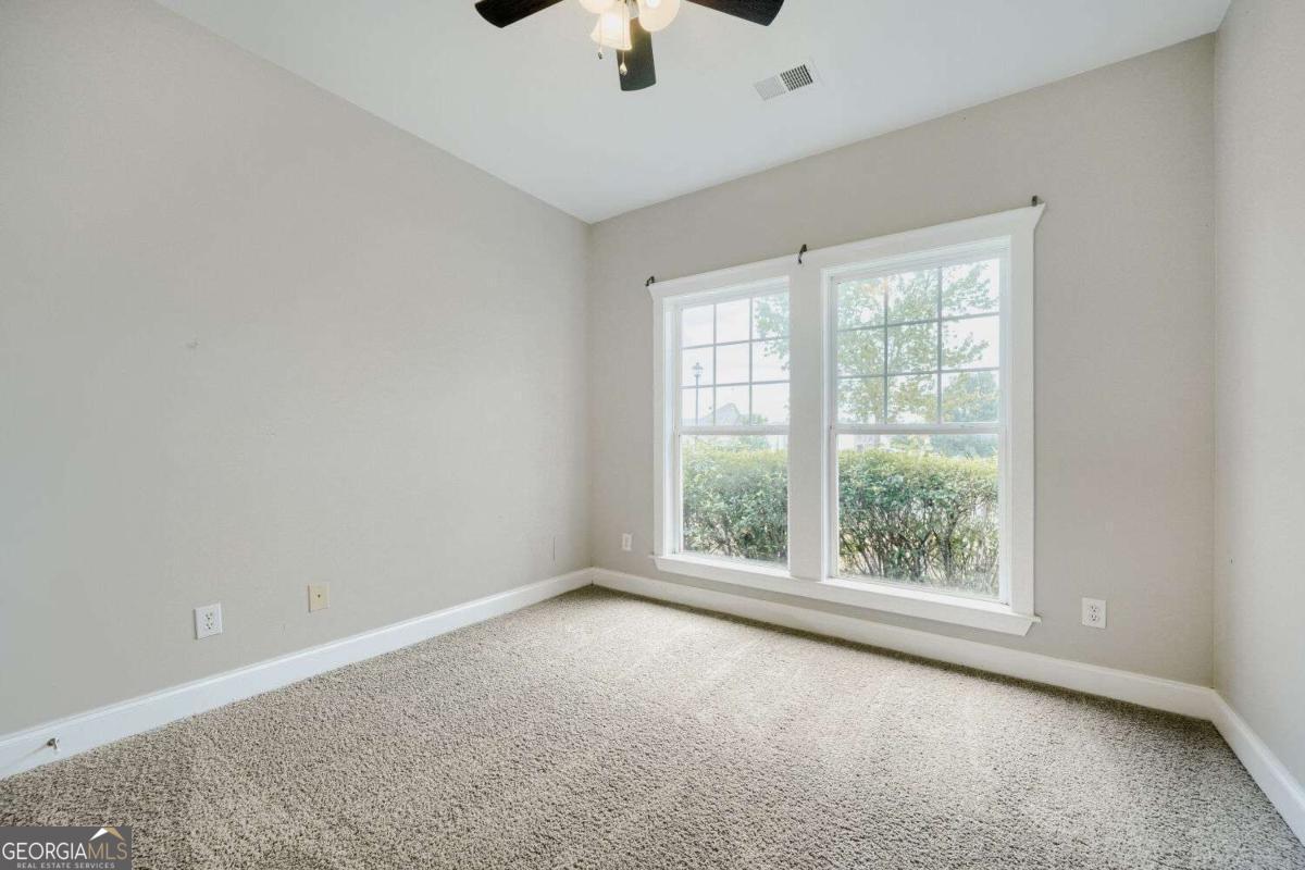 421 Bedford Crossing Property Photo 20