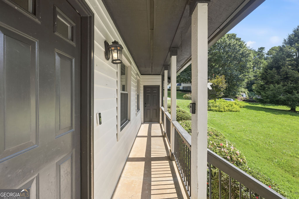 9630 Pine Thicket Way Property Photo 4