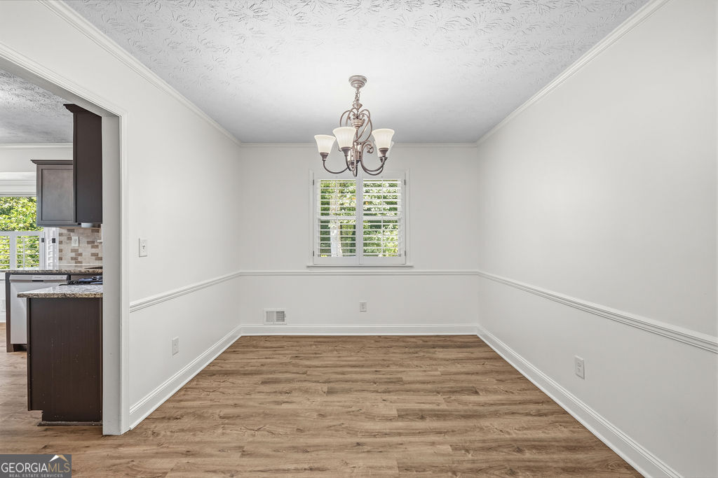9630 Pine Thicket Way Property Photo 8