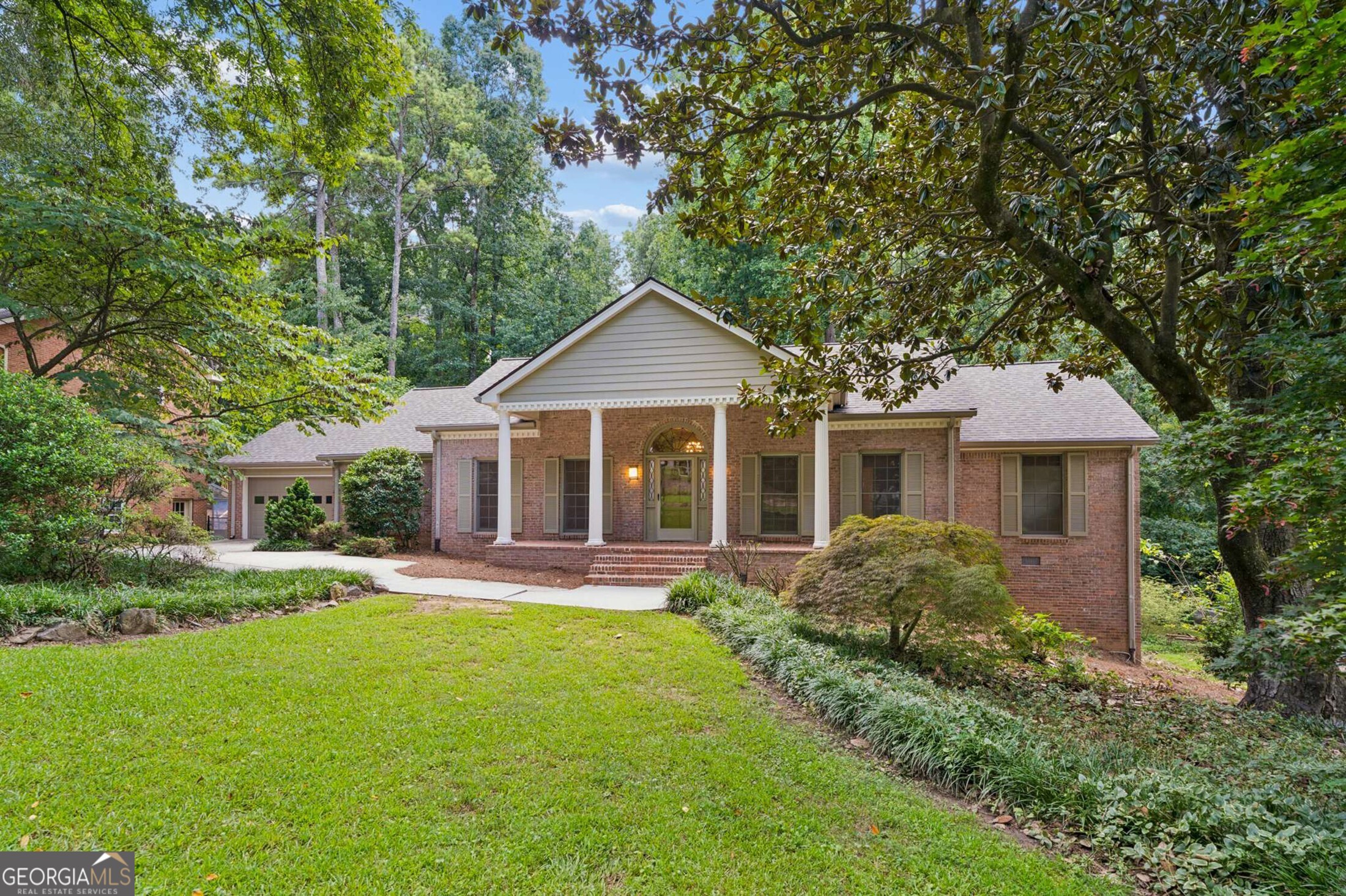 2724 Cravey Drive Property Photo 1
