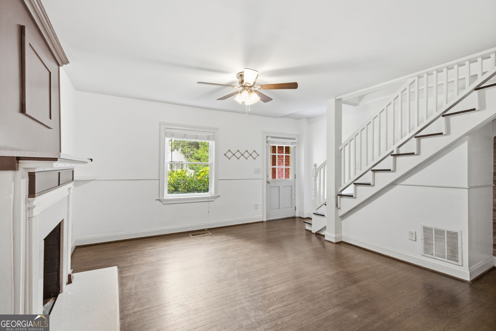 1669 Emerald Avenue Sw Property Photo 7