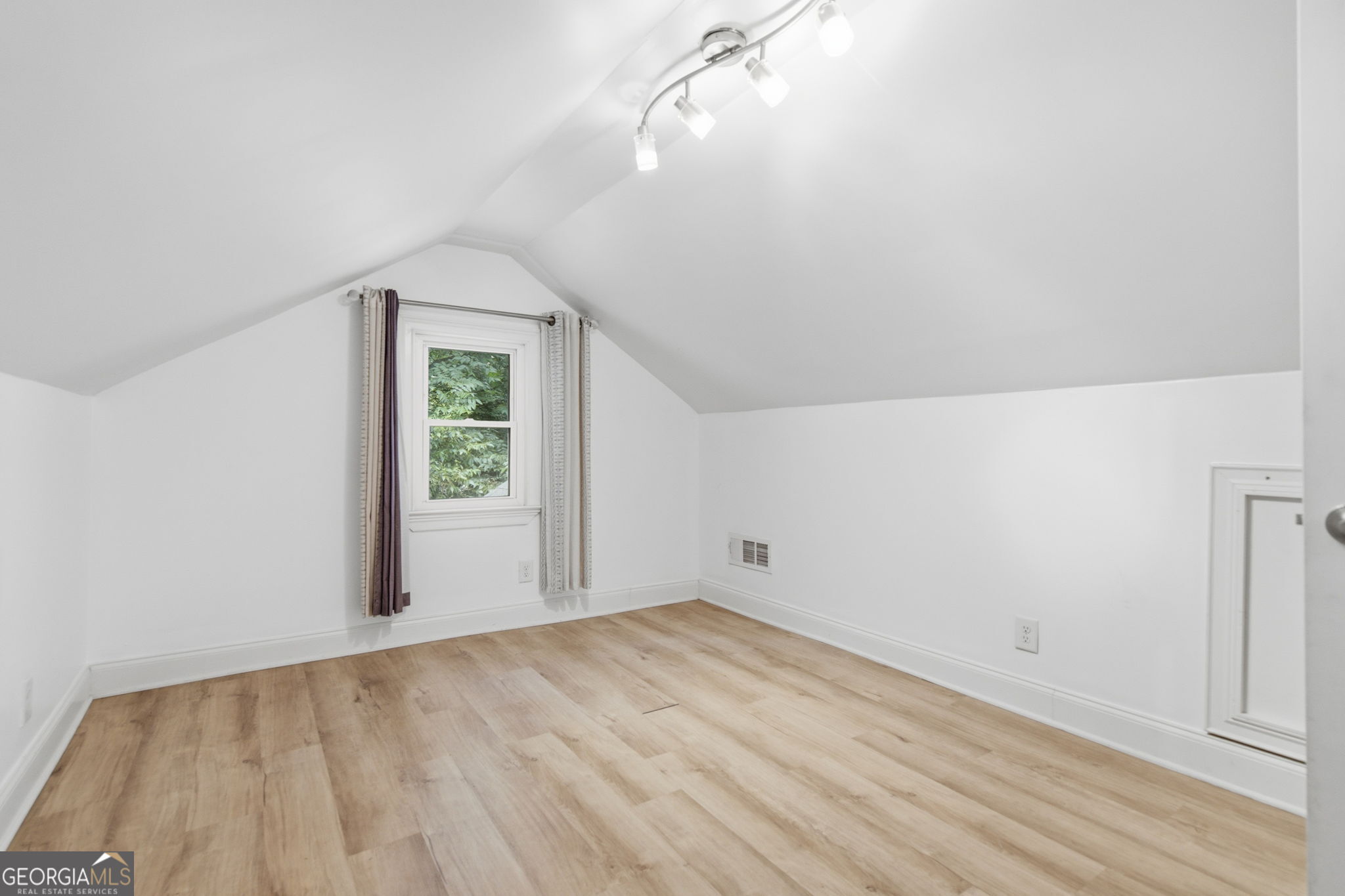 1669 Emerald Avenue Sw Property Photo 20