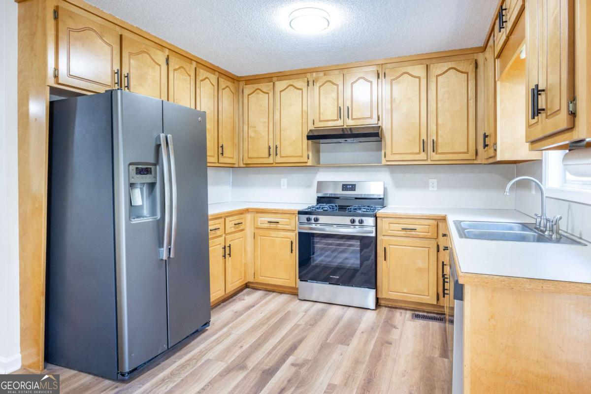 1230 Hobson Road Property Photo 8