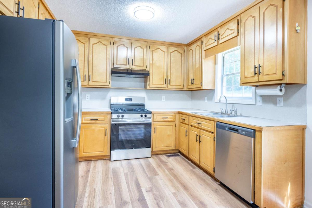 1230 Hobson Road Property Photo 9
