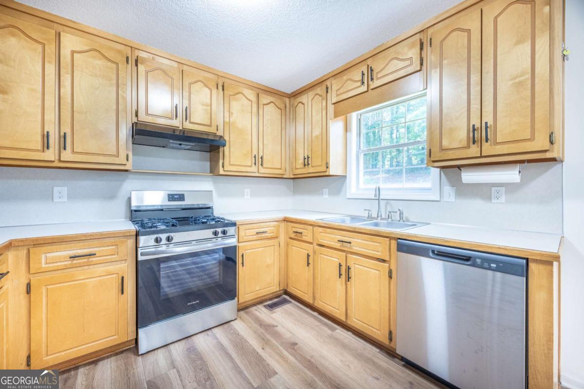 1230 Hobson Road Property Photo 10