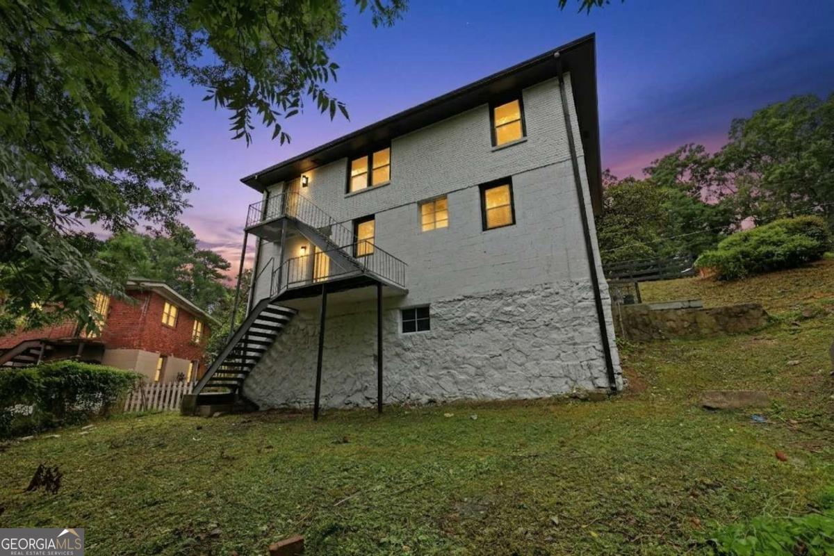 111 Victor Circle Nw Property Photo 3
