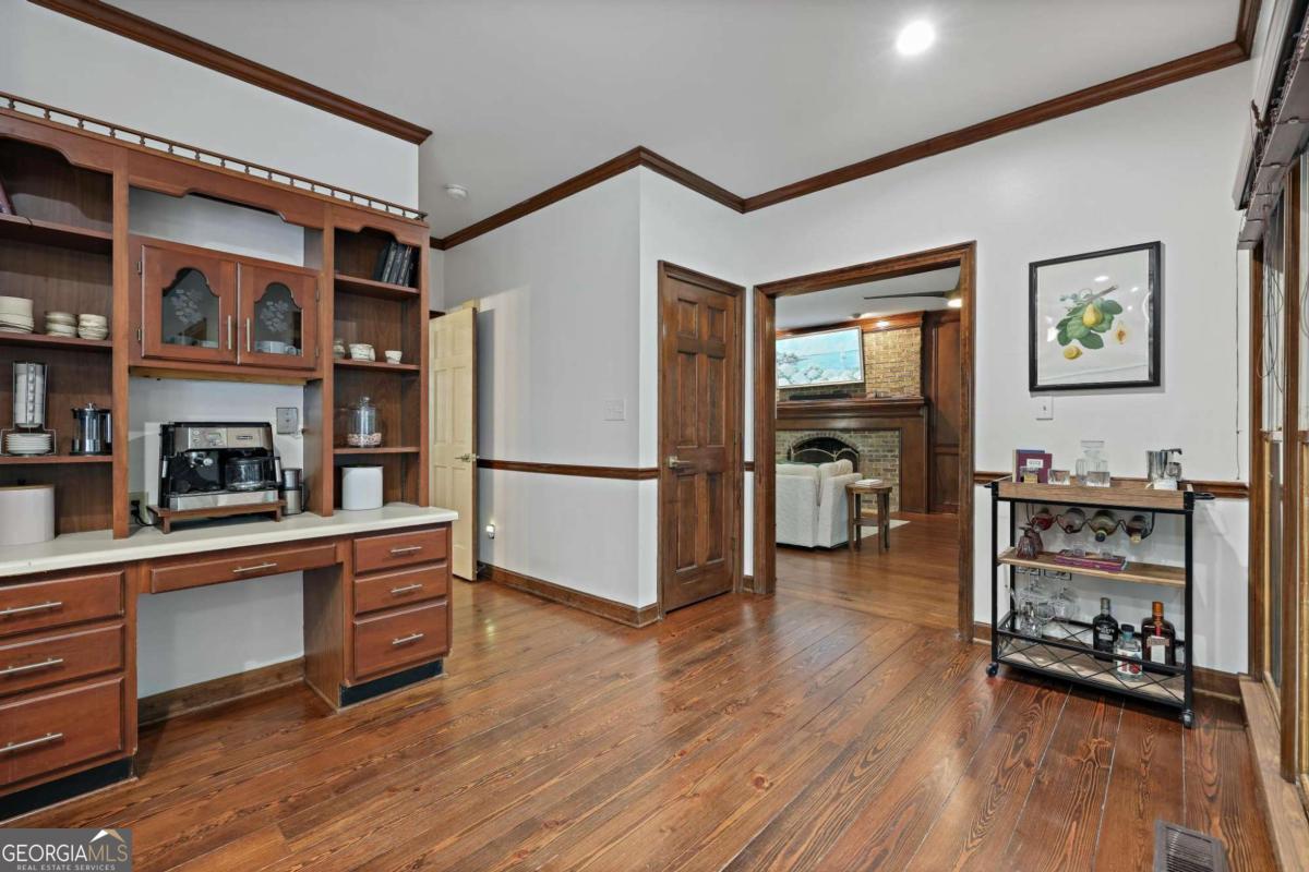 1024 Derby Run Nw Property Photo 11