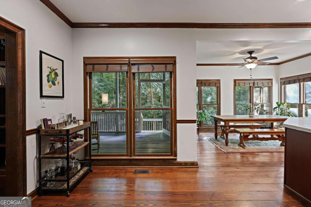 1024 Derby Run Nw Property Photo 12