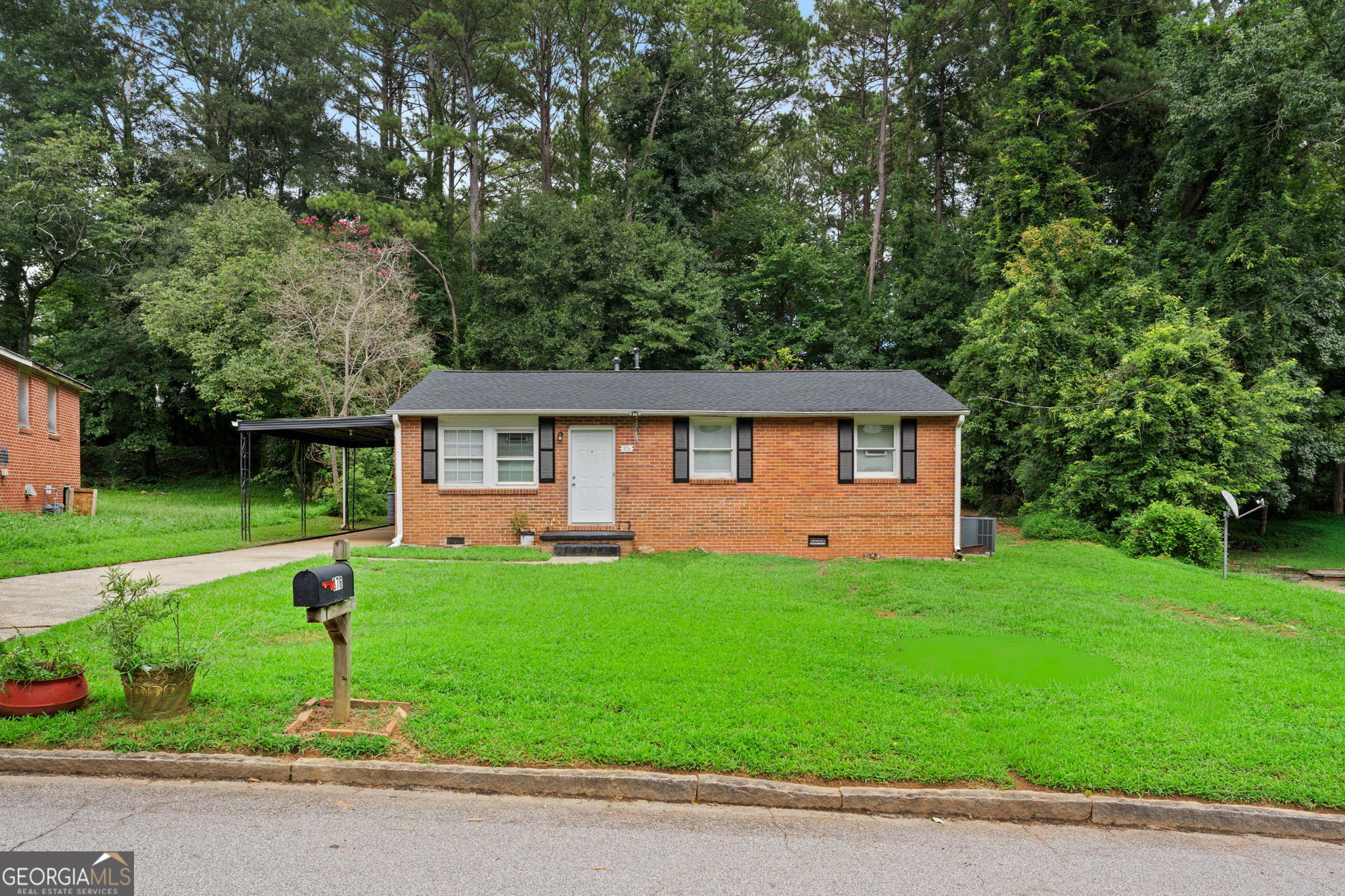 376 Cologne Drive Se Property Photo 3