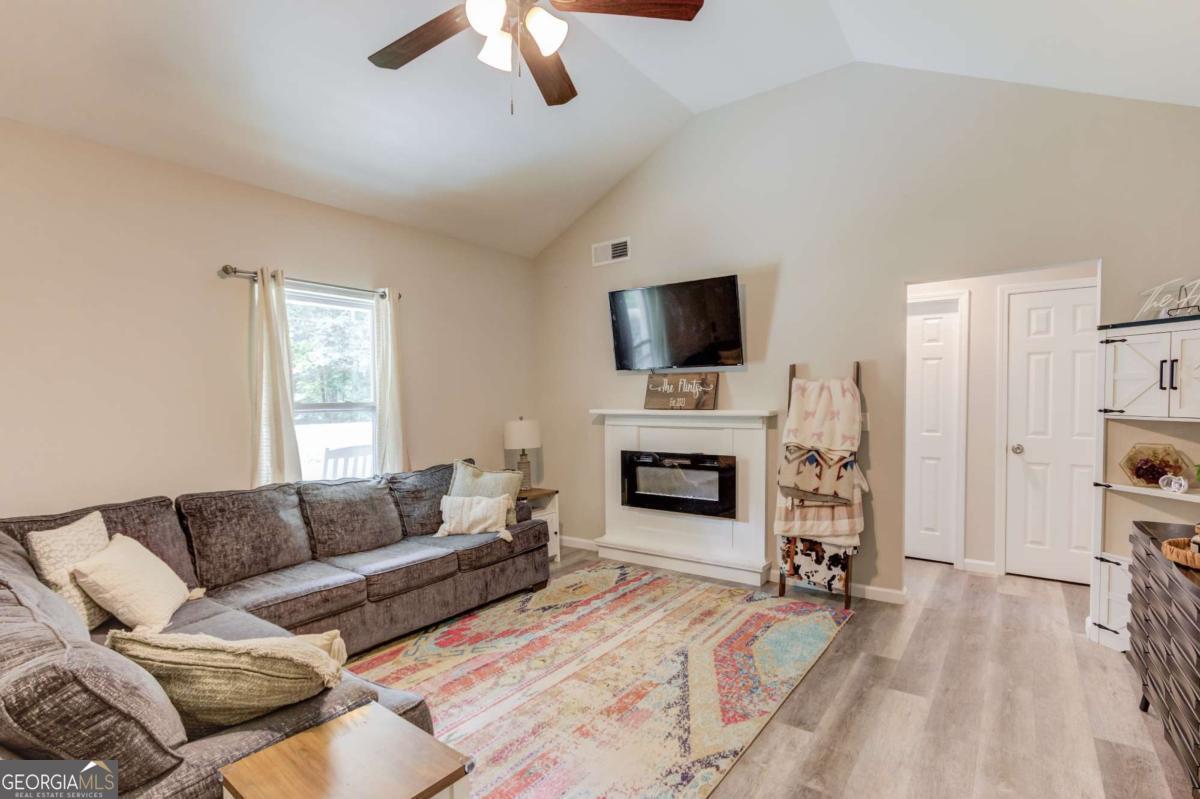 418 Starrs Bridge Road Property Photo 8