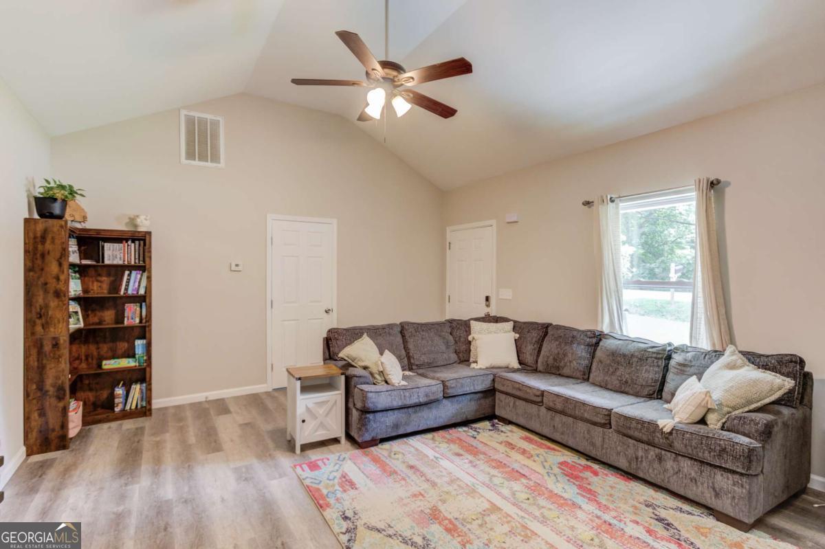 418 Starrs Bridge Road Property Photo 10