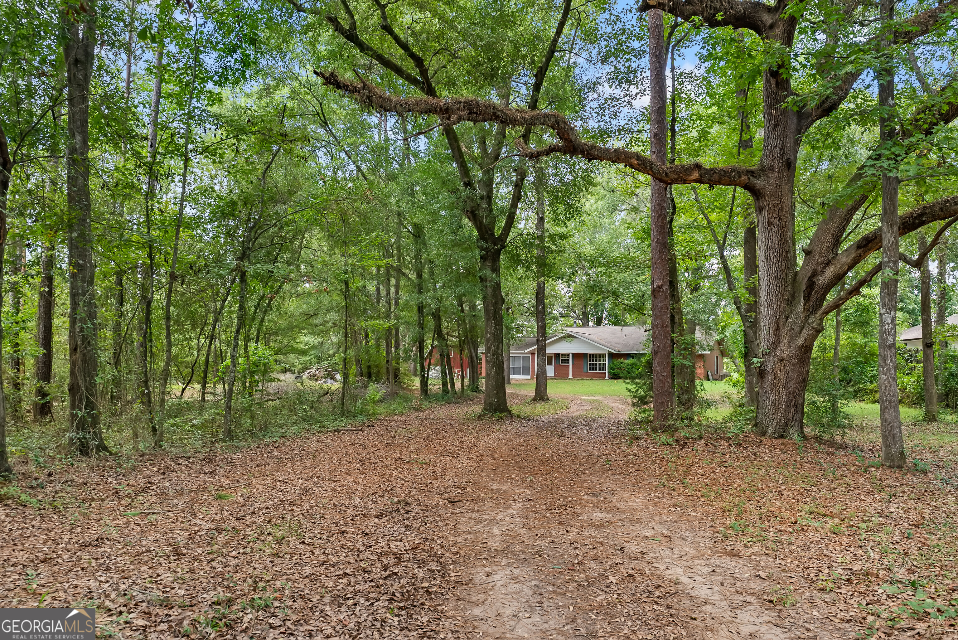 139 Riverview Drive Property Photo 3
