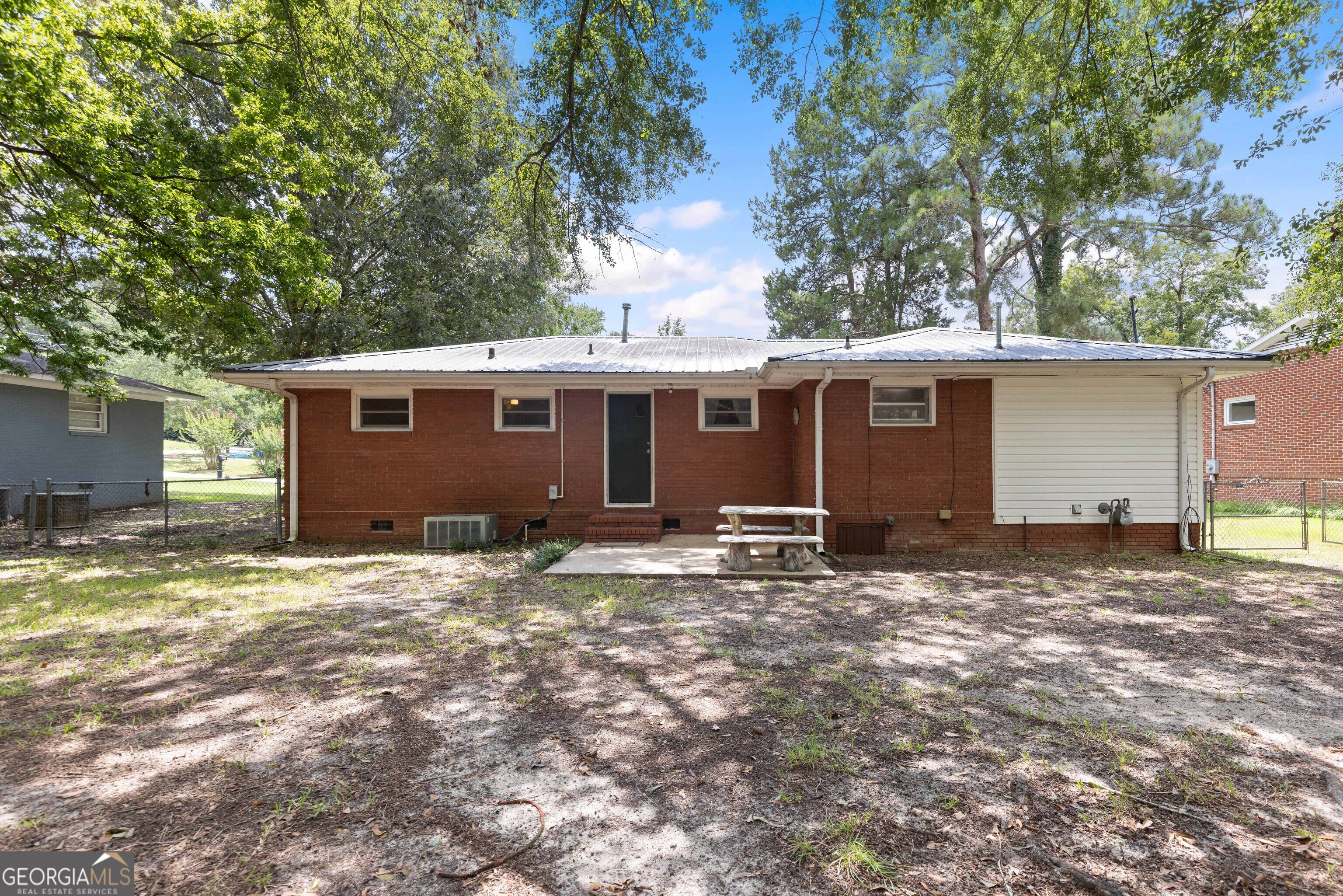 4321 Yates Drive Property Photo 4