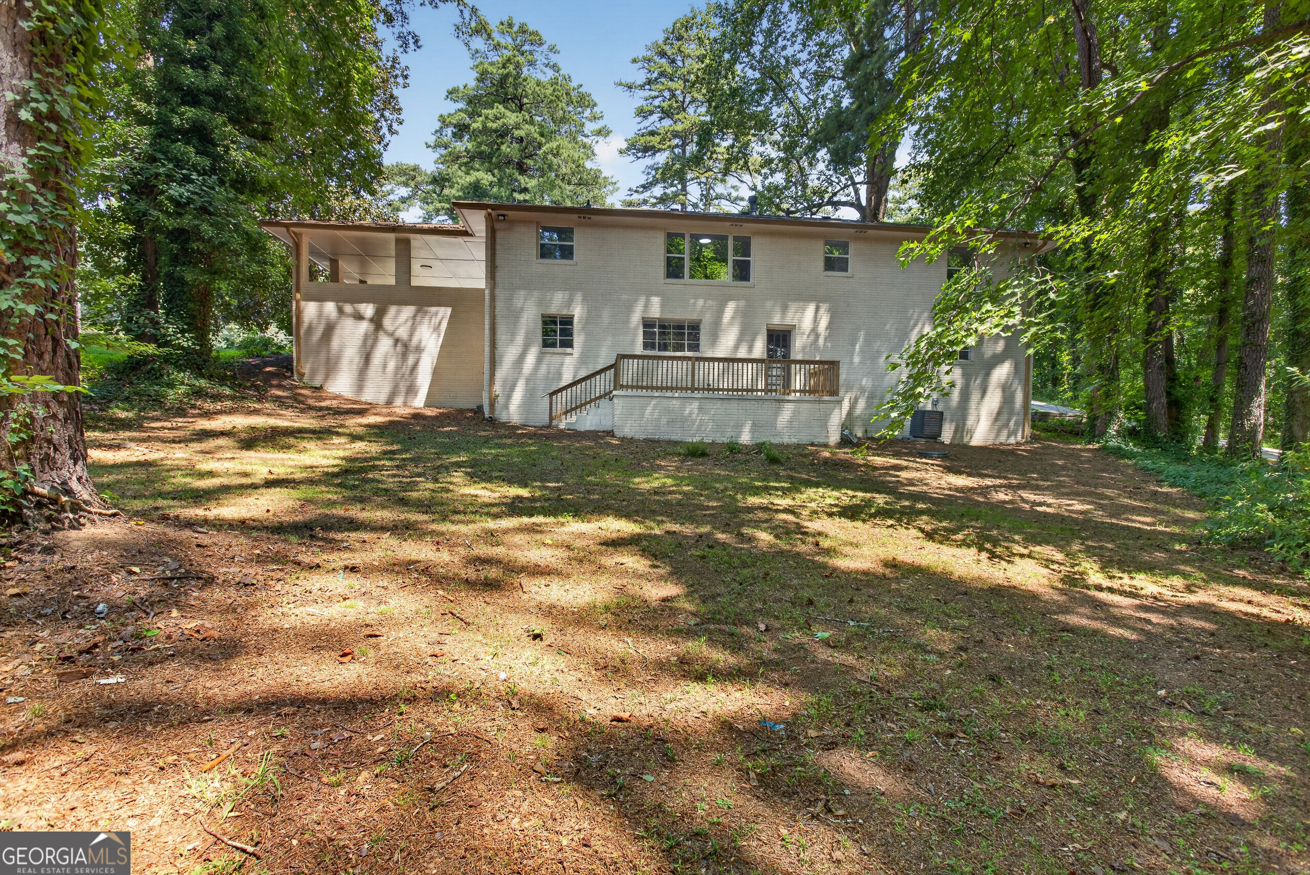 2418 Meadow Lark Drive Property Photo 5