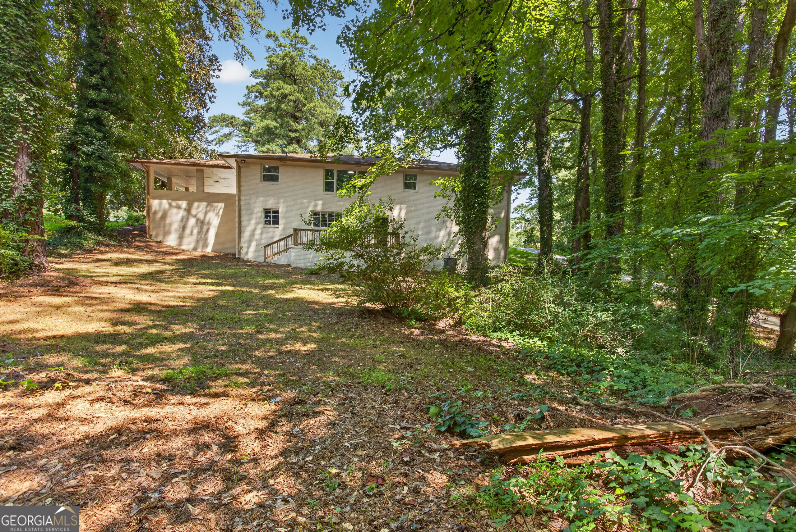 2418 Meadow Lark Drive Property Photo 6