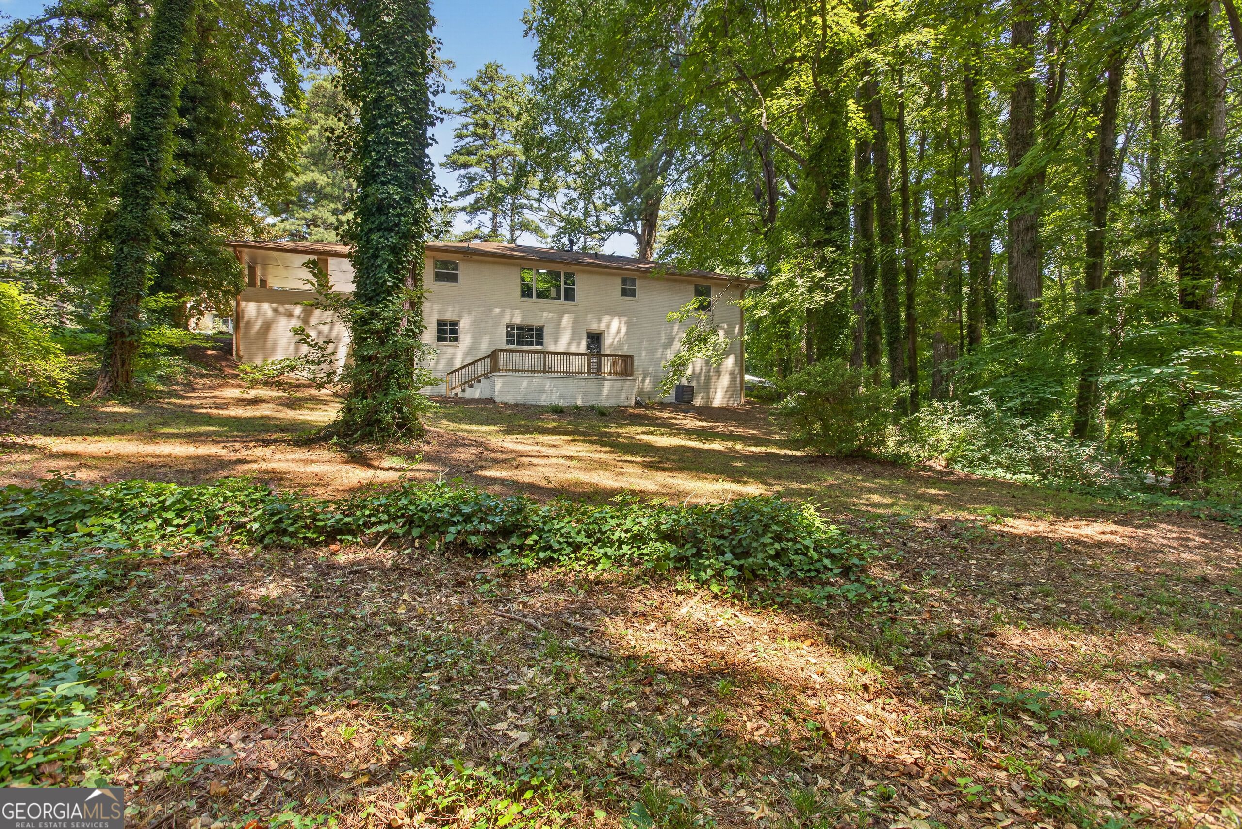 2418 Meadow Lark Drive Property Photo 7