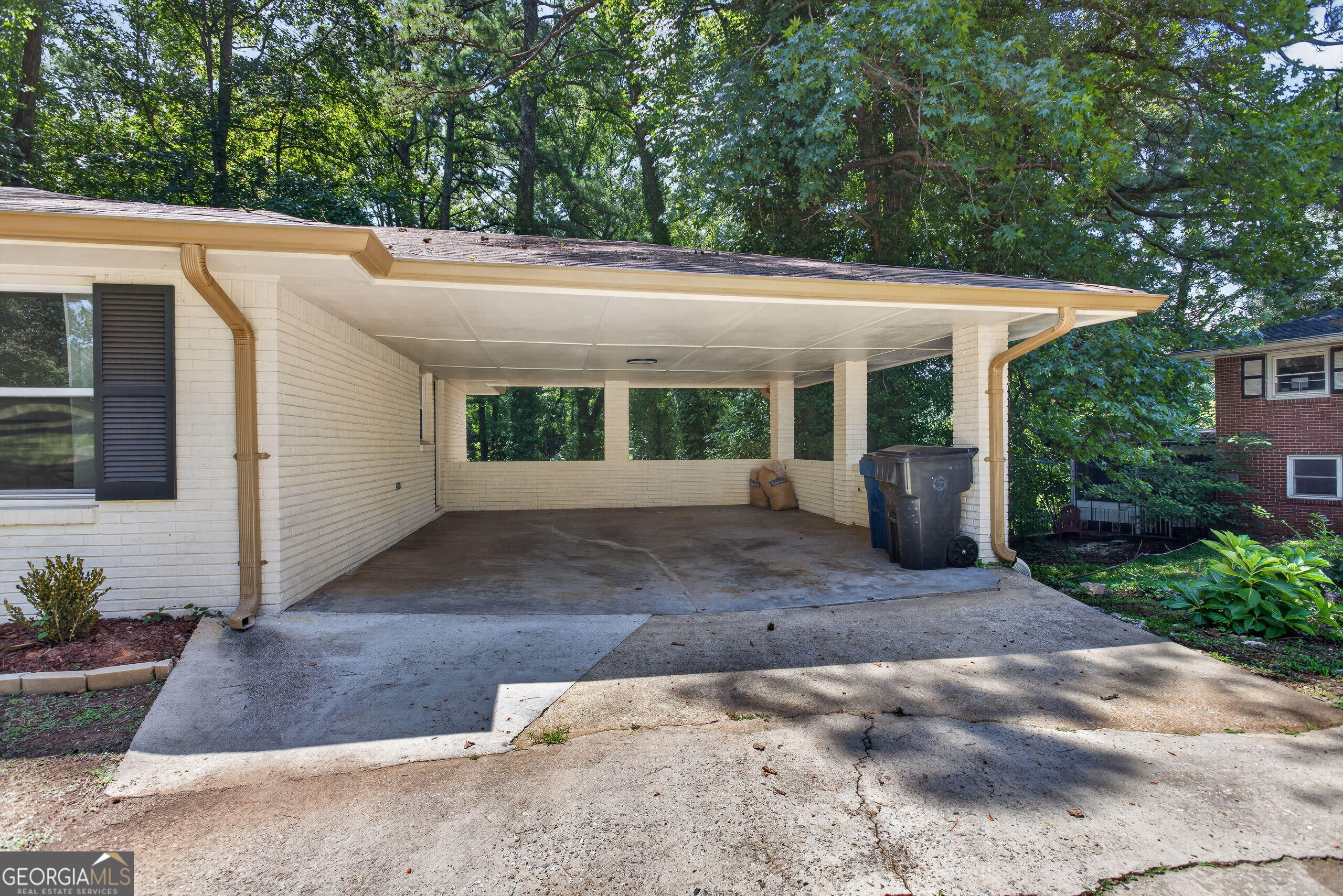 2418 Meadow Lark Drive Property Photo 8