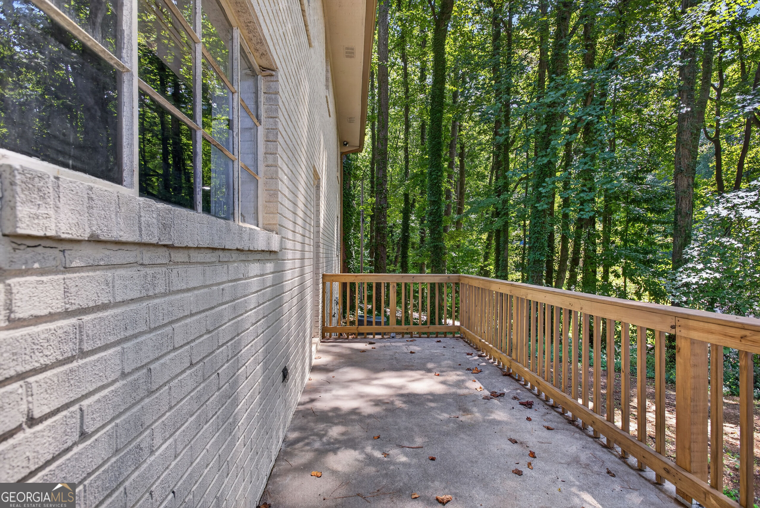 2418 Meadow Lark Drive Property Photo 9