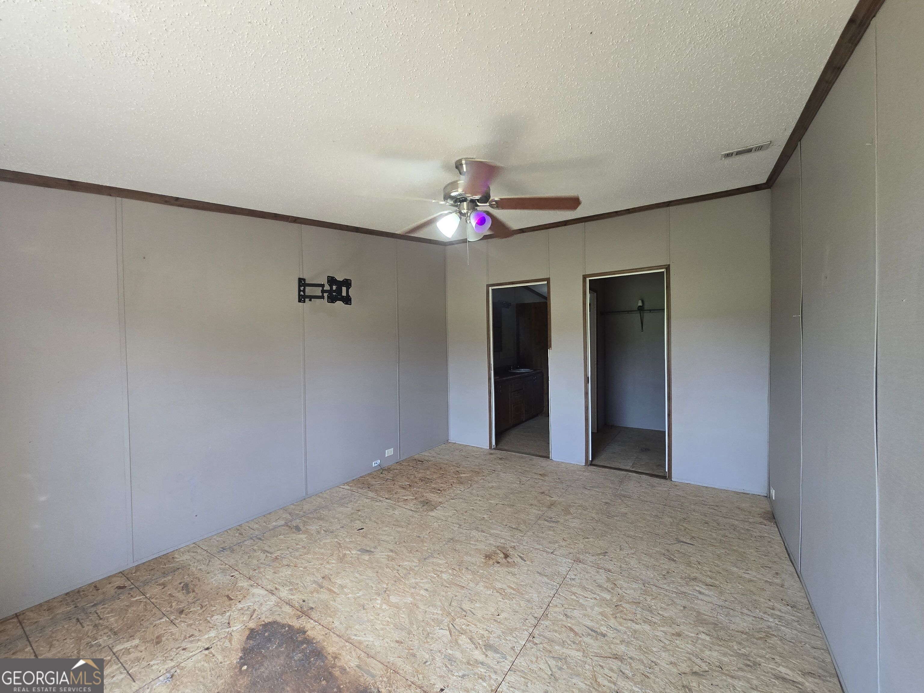 542 Nails Creek Crossing Property Photo 5