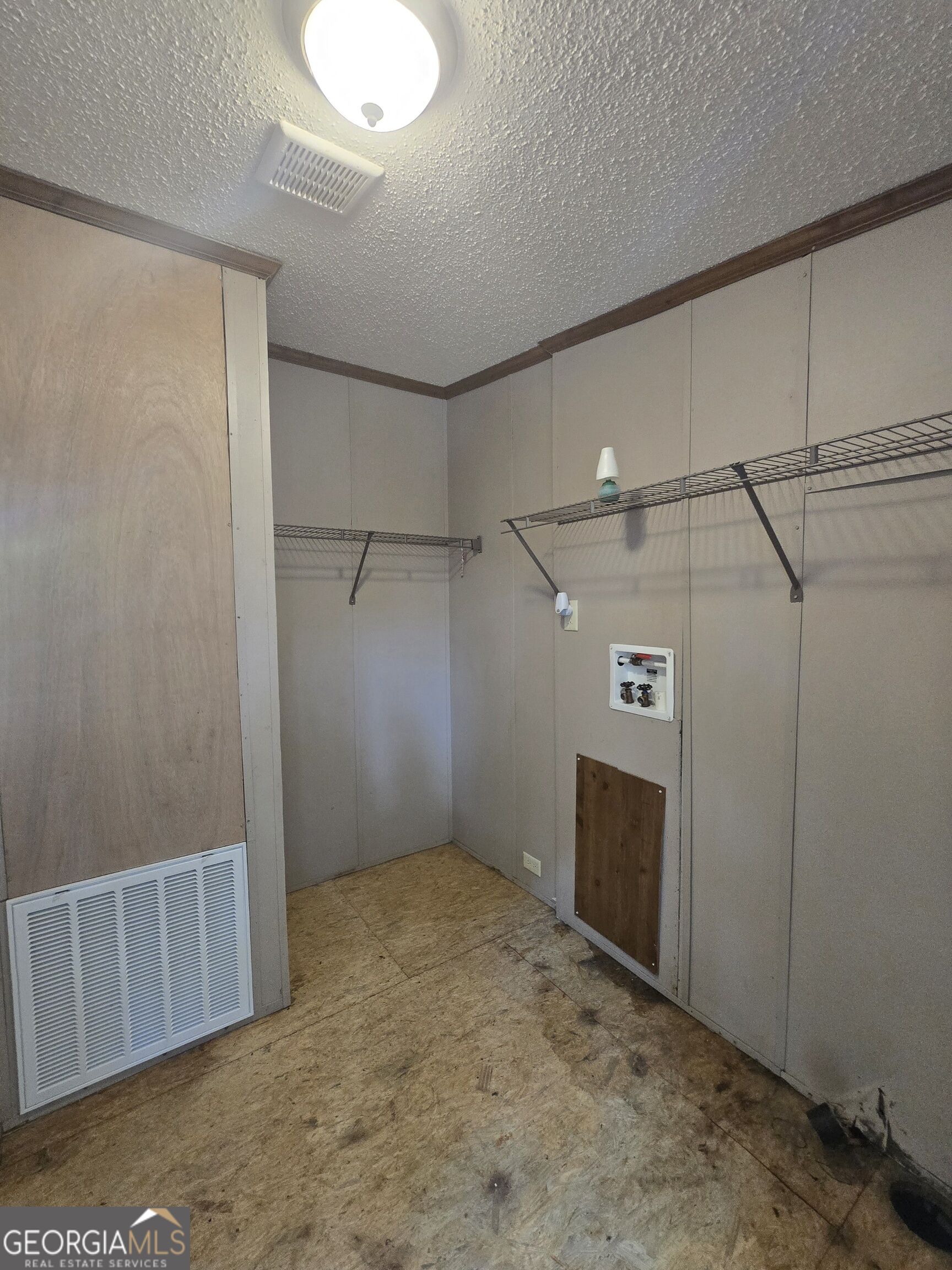 542 Nails Creek Crossing Property Photo 12