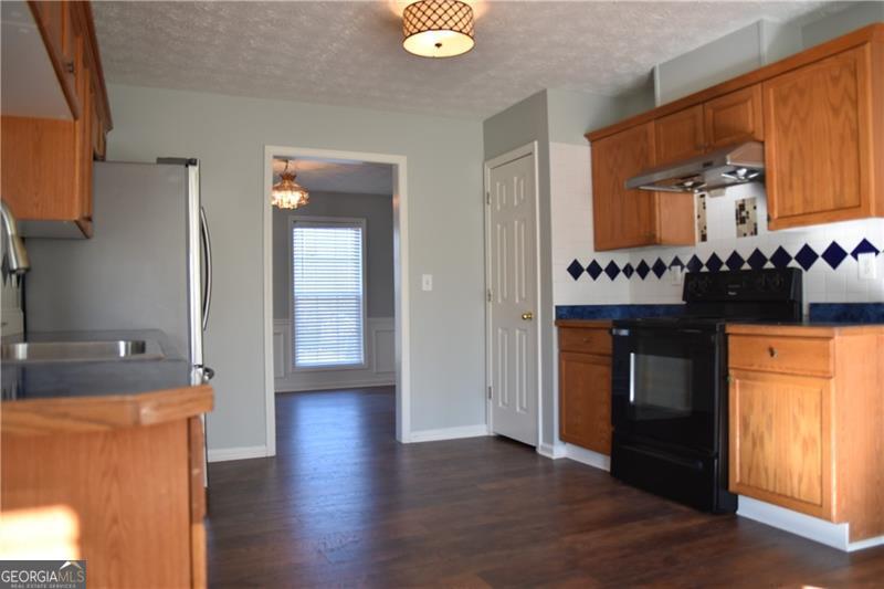 455 Madison Chase Drive Property Photo 6