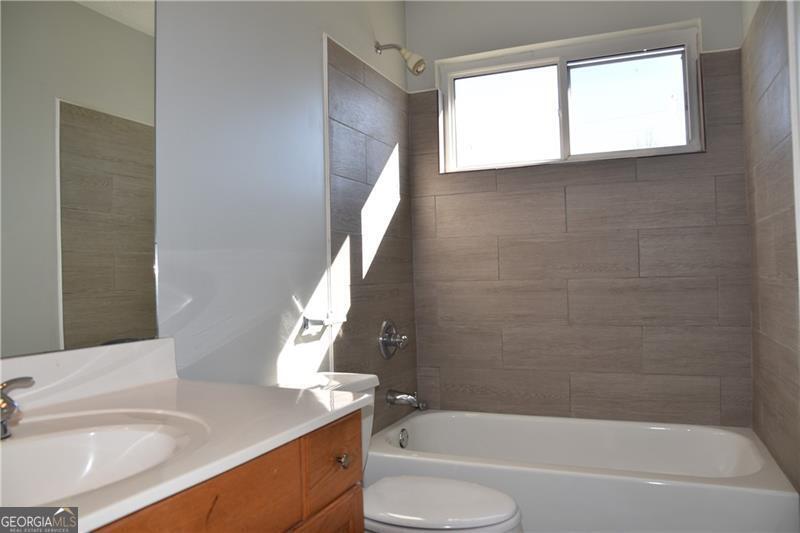455 Madison Chase Drive Property Photo 10