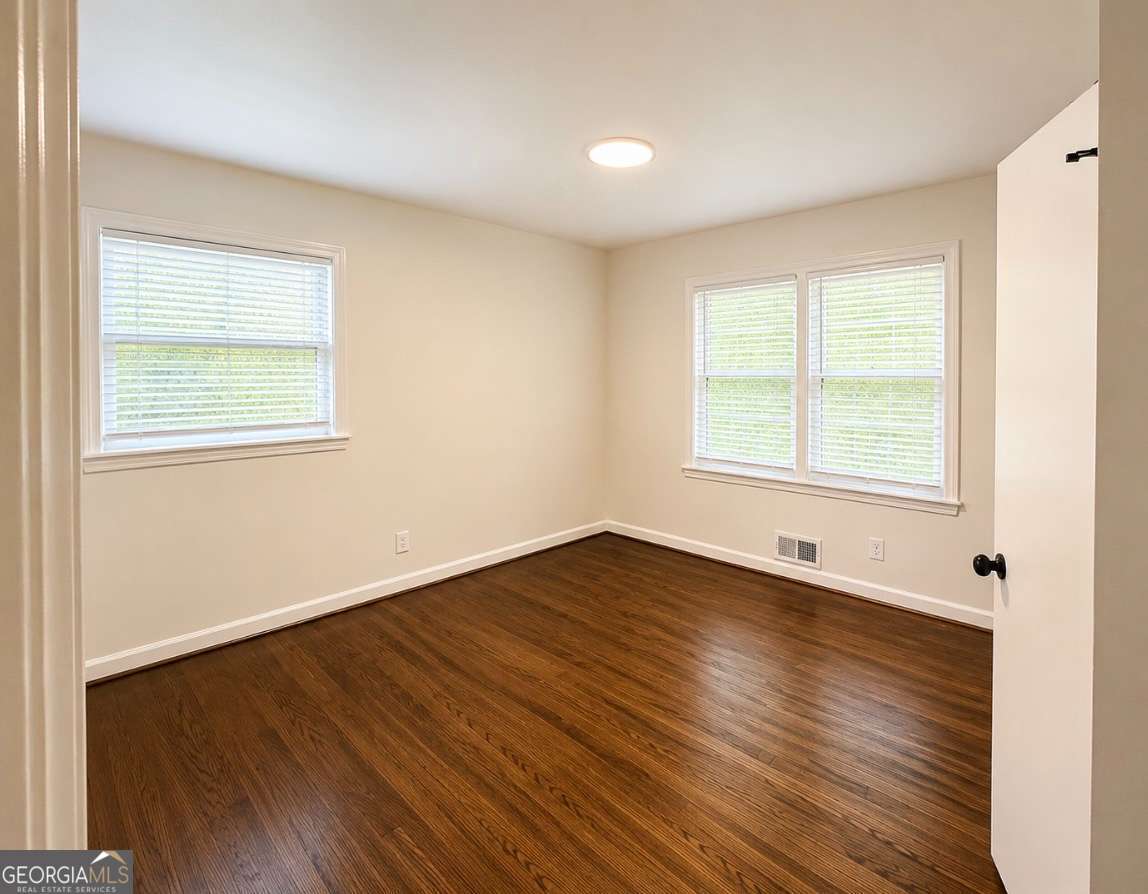 4332 Rob Roy Property Photo 9