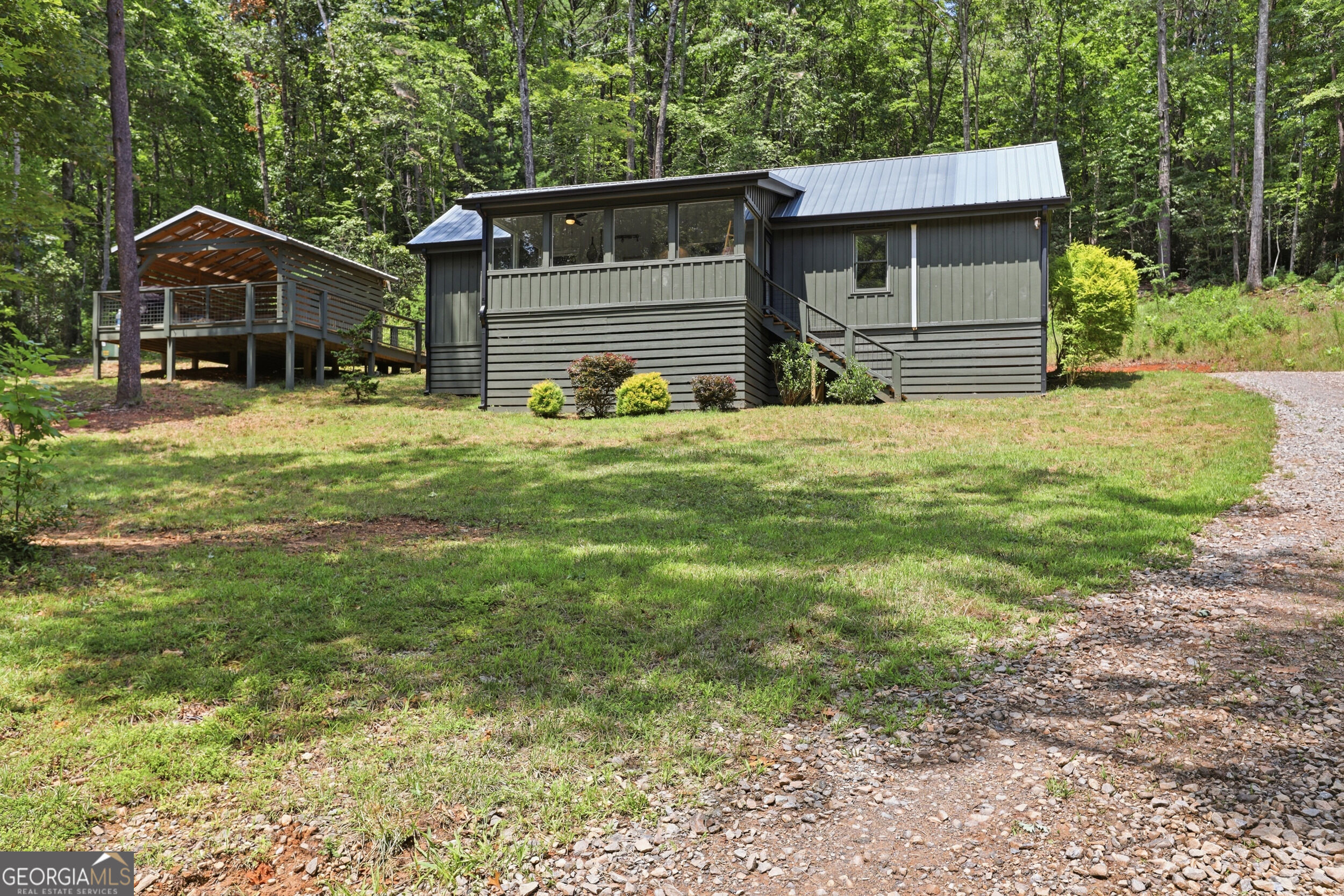 121 Waterfalls Way Property Photo 1