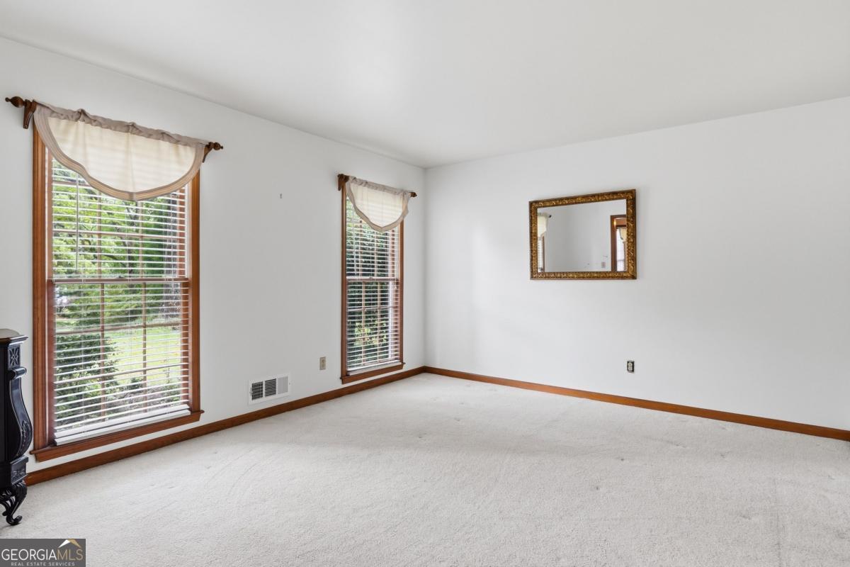3248 Hunterdon Way Se Property Photo 5