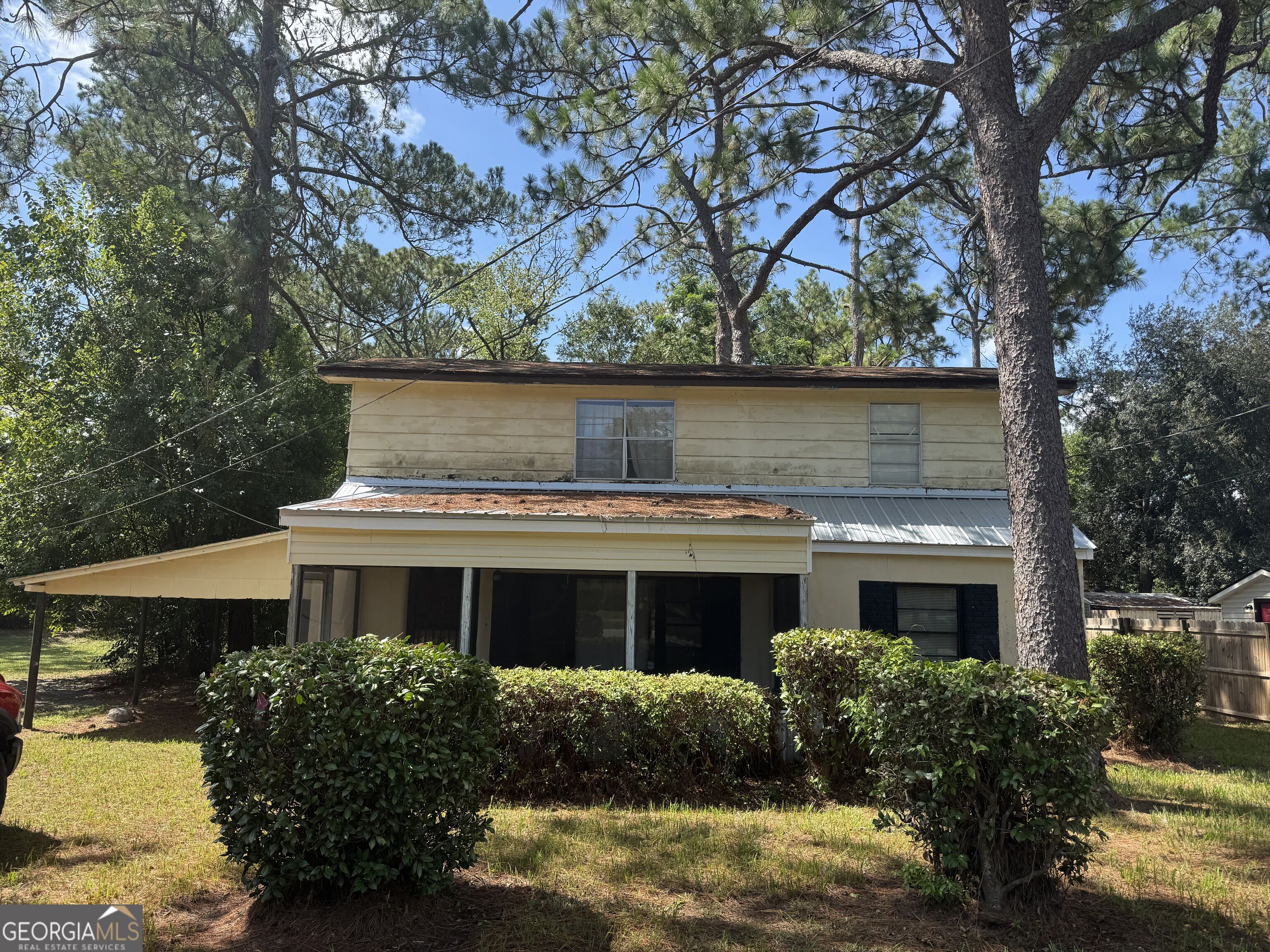 513 Community Drive Property Photo 1