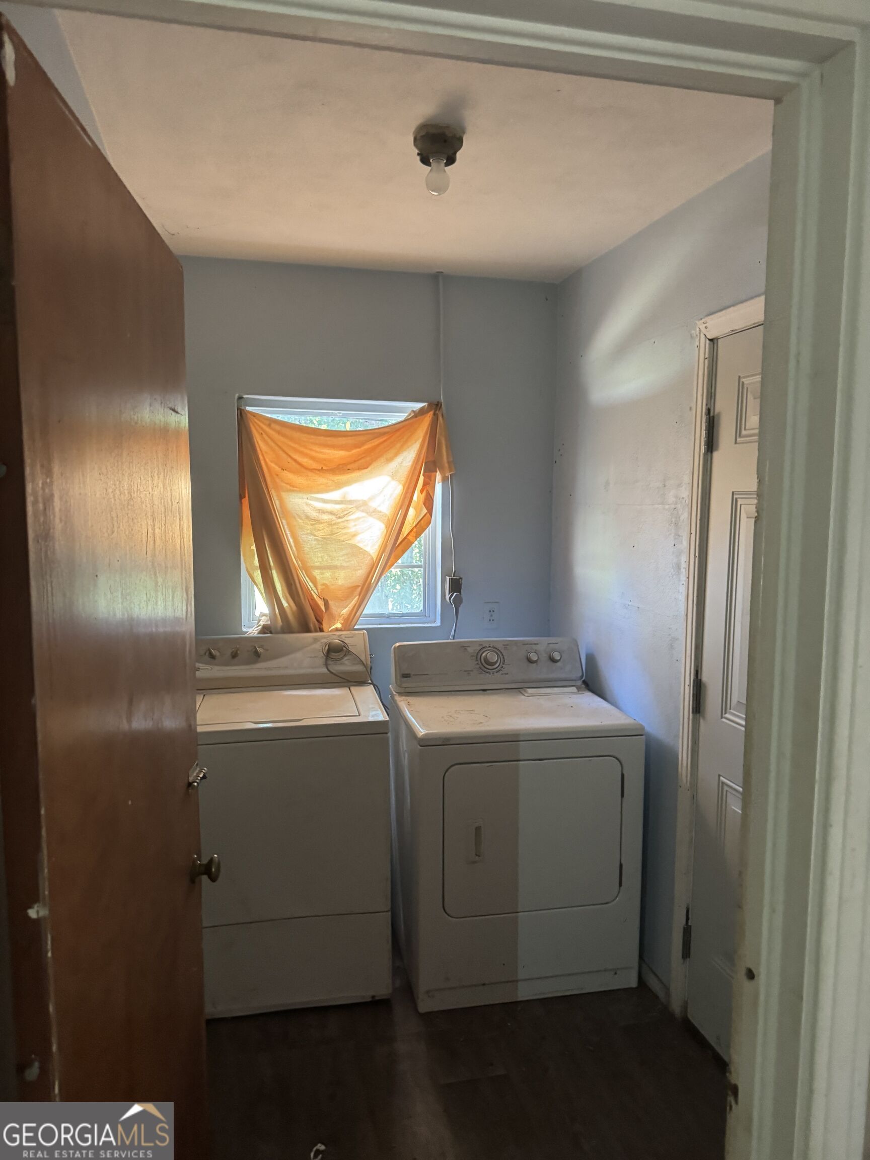 513 Community Drive Property Photo 5