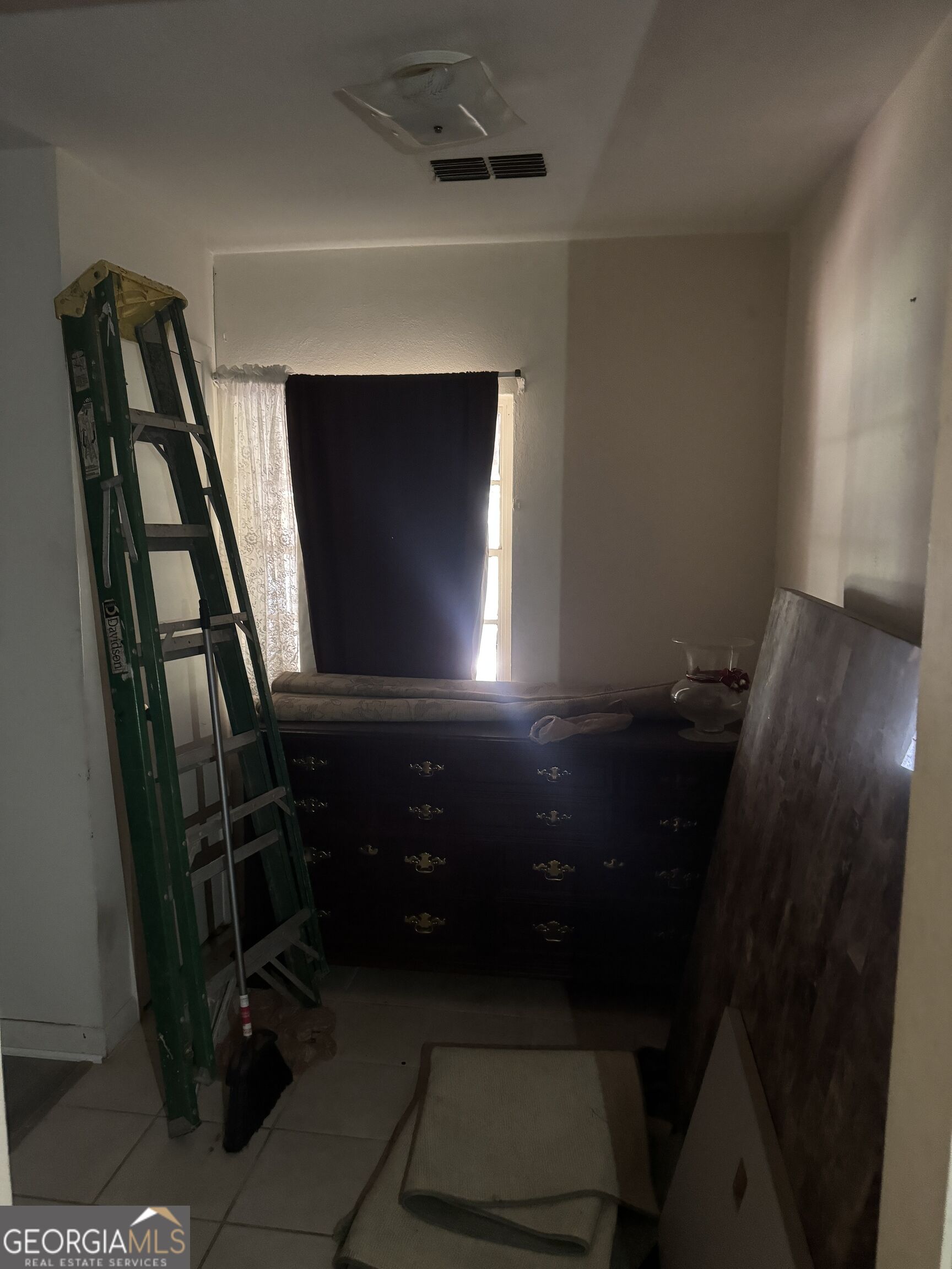 513 Community Drive Property Photo 6