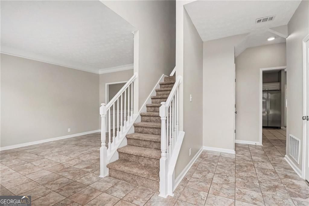 305 Saddle Bridge Drive Property Photo 5