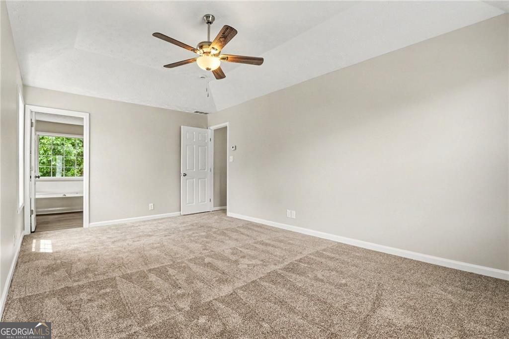 305 Saddle Bridge Drive Property Photo 14