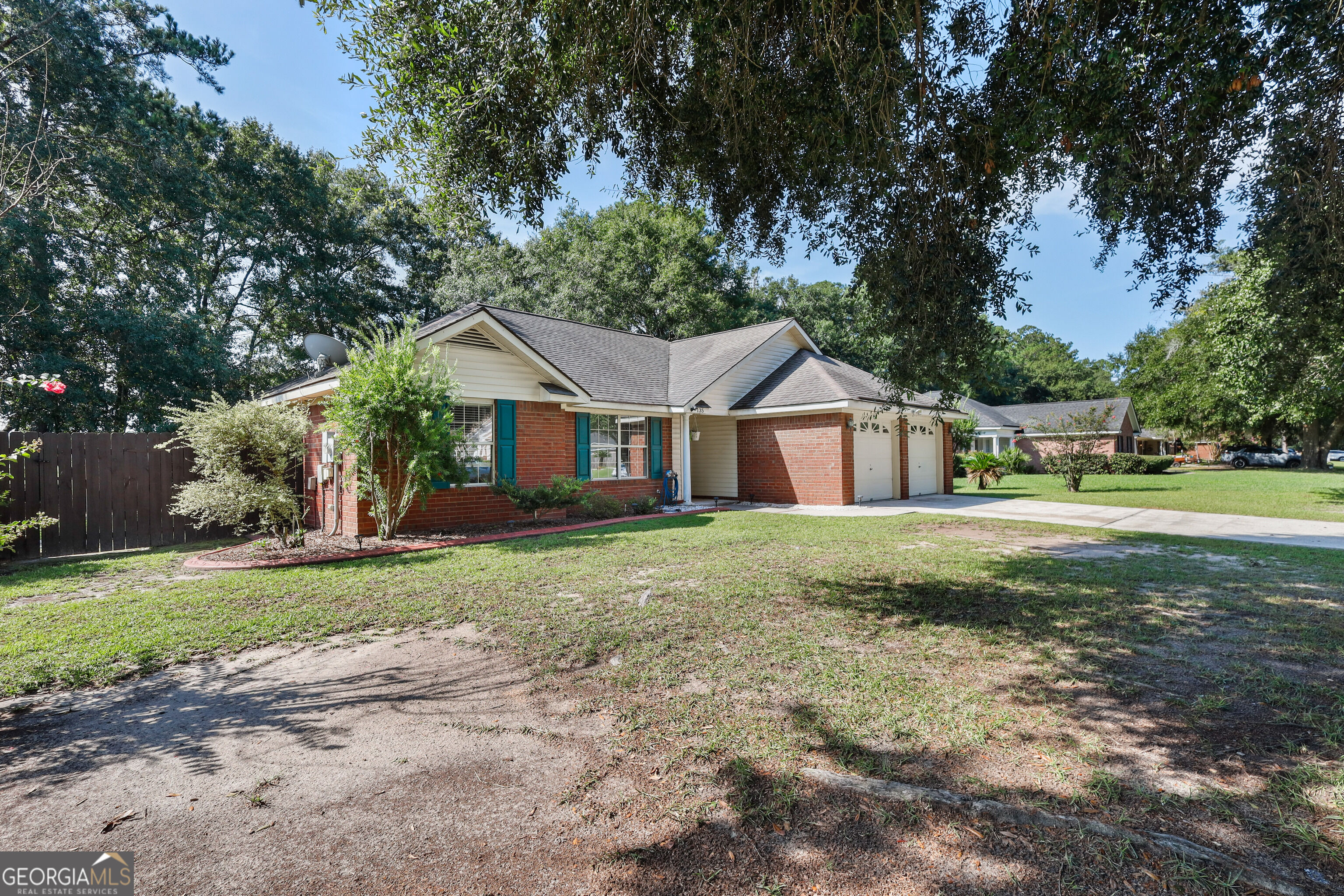 135 Hawthorne Drive Property Photo 2