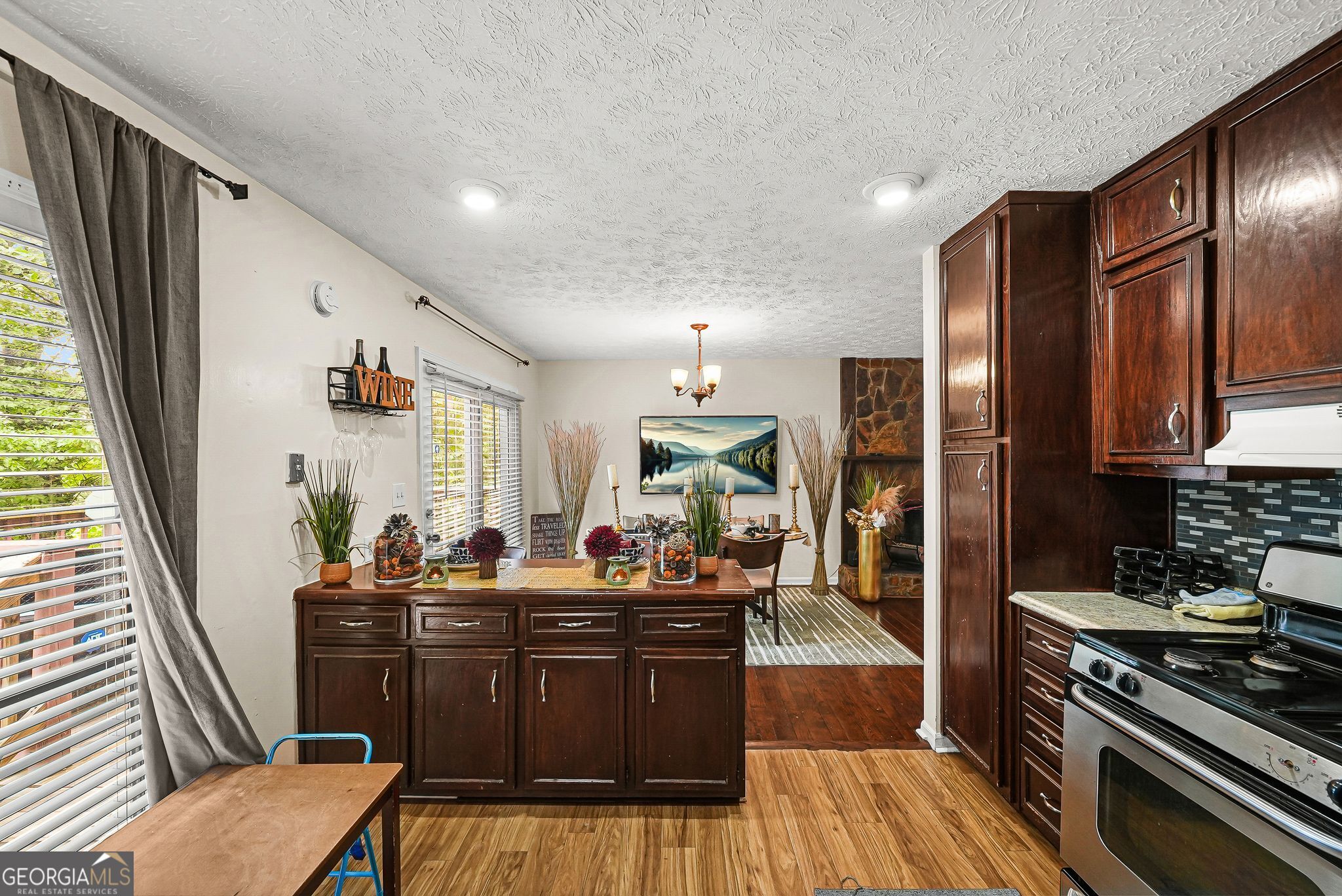 946 Fox Chase Property Photo 8