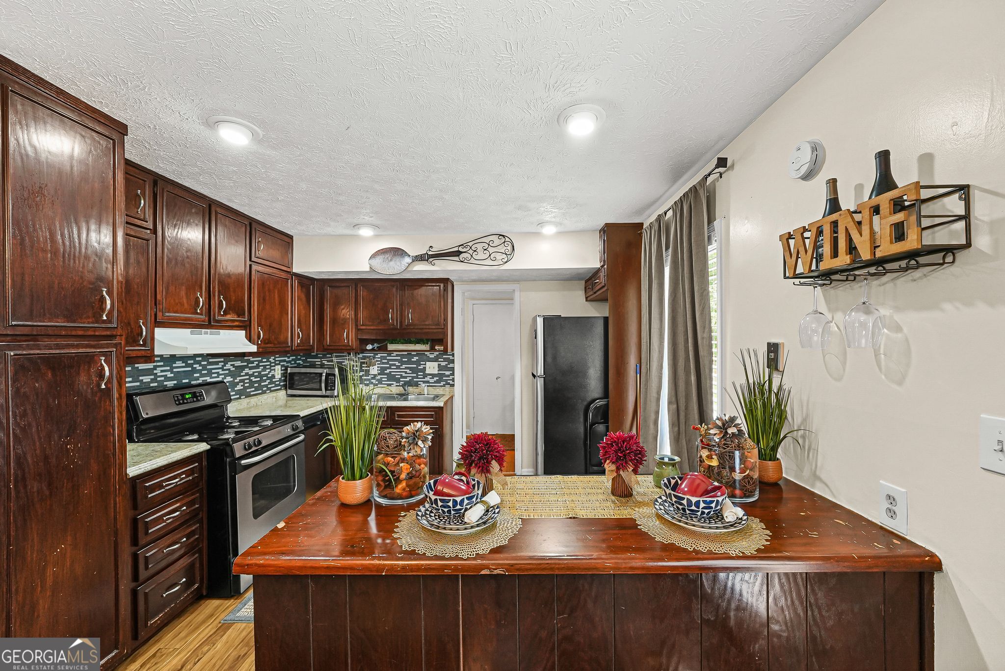 946 Fox Chase Property Photo 9