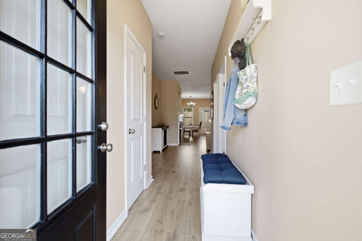 32 Samuel Way Nw Property Photo 4