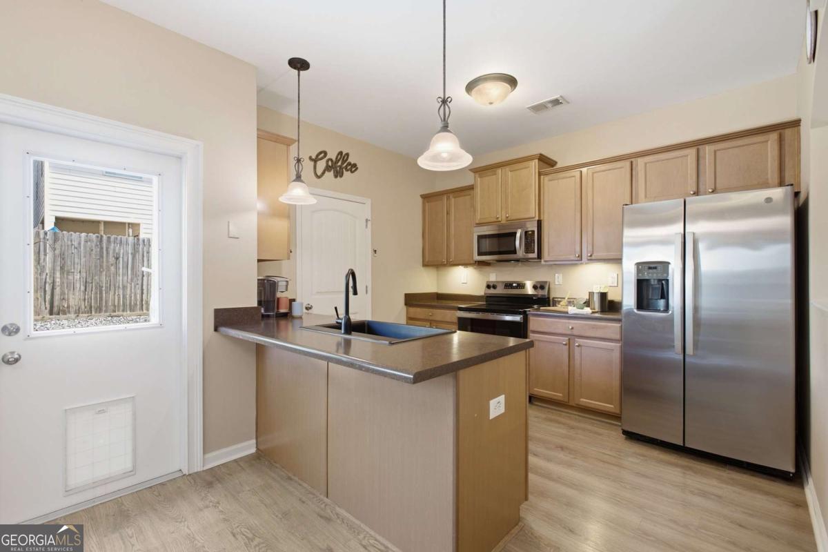 32 Samuel Way Nw Property Photo 13
