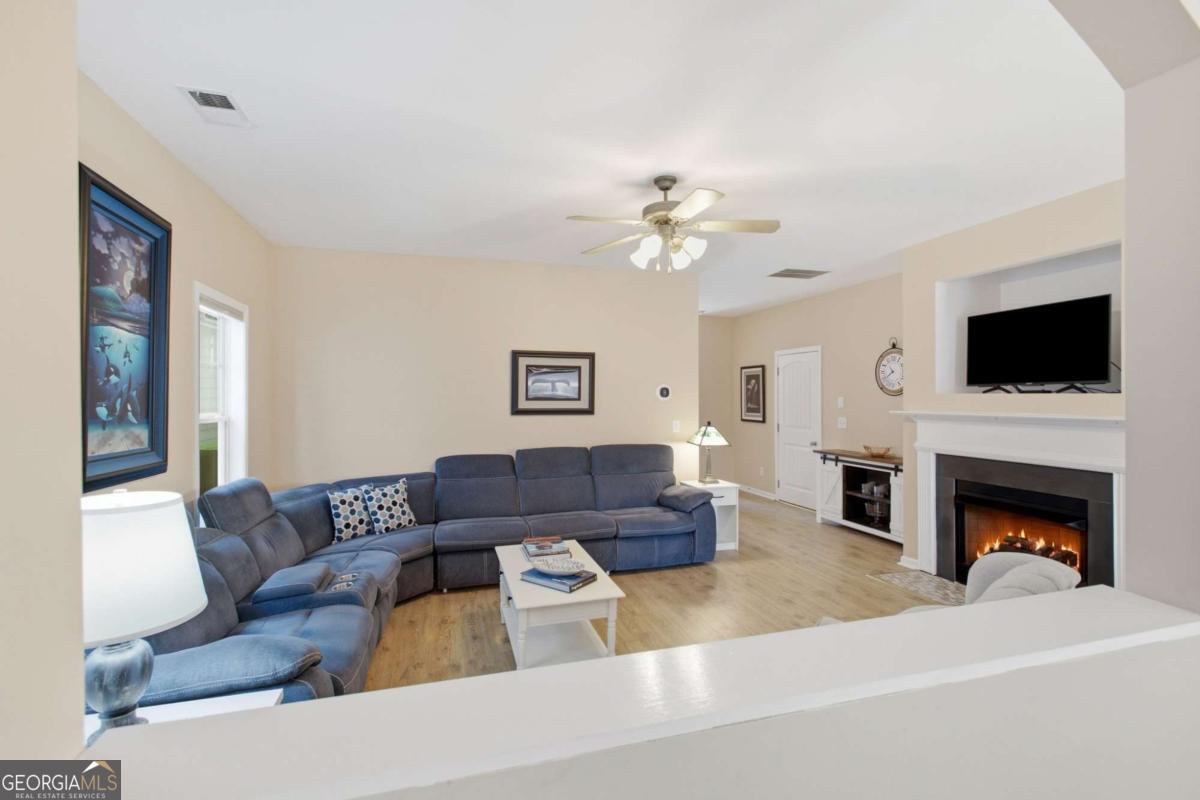 32 Samuel Way Nw Property Photo 18