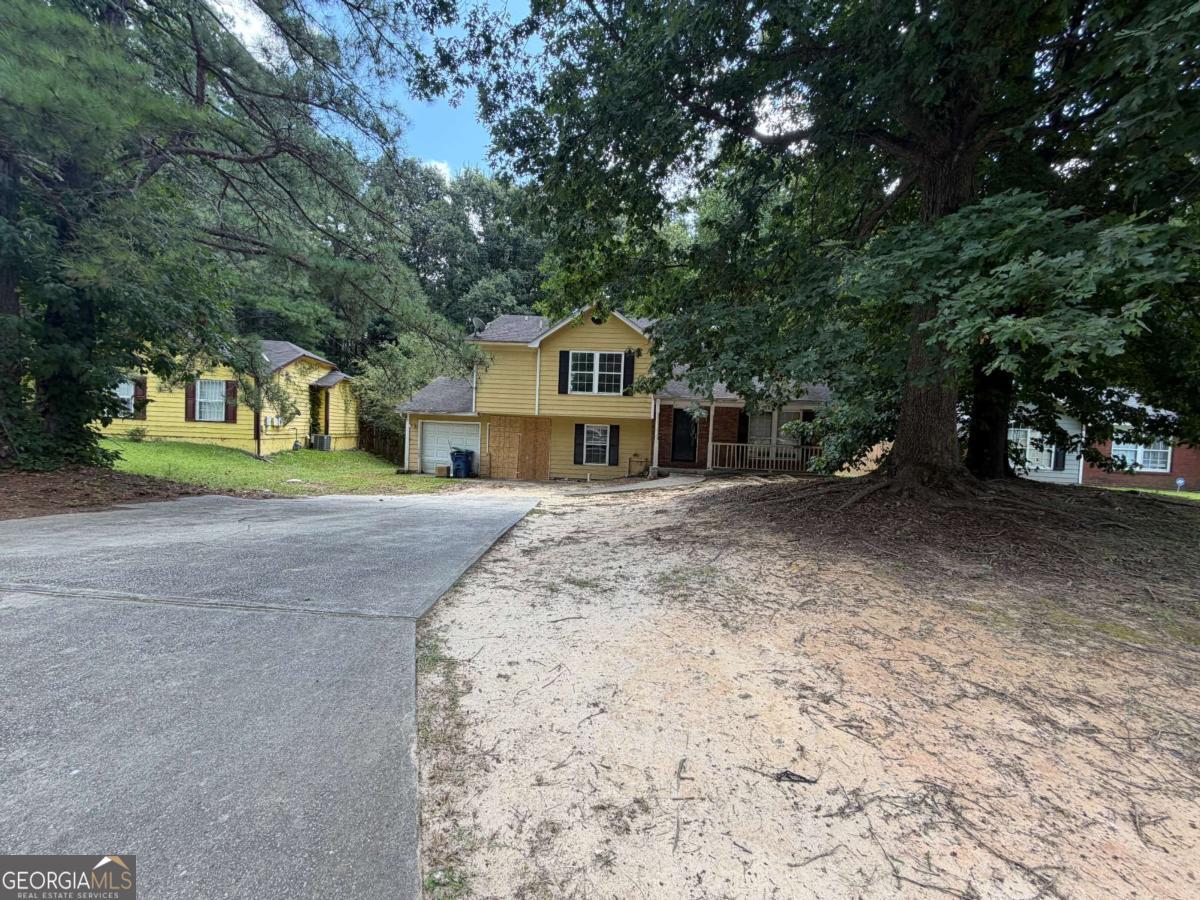6495 Emerald Pointe Circle Property Photo 1