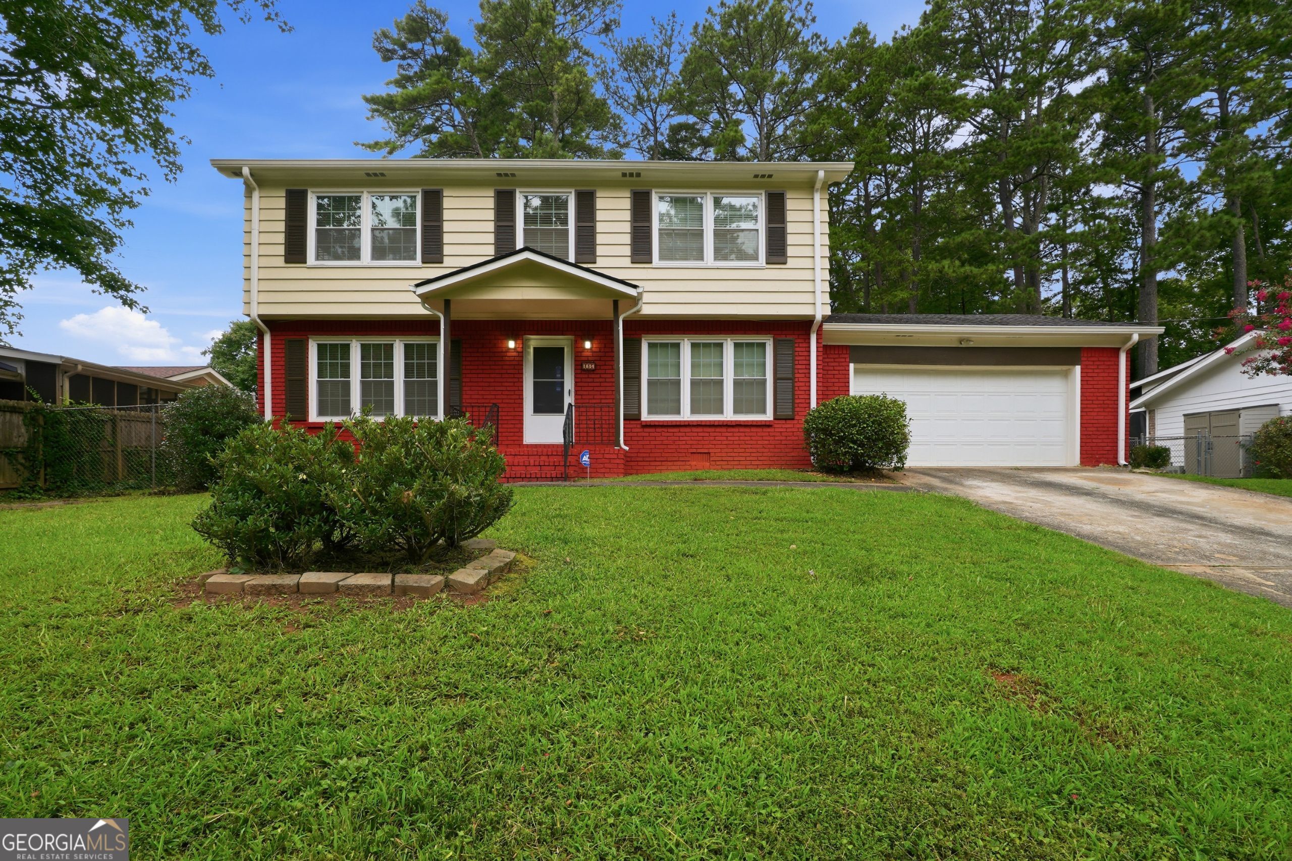 1604 Drayton Woods Drive Property Photo 1