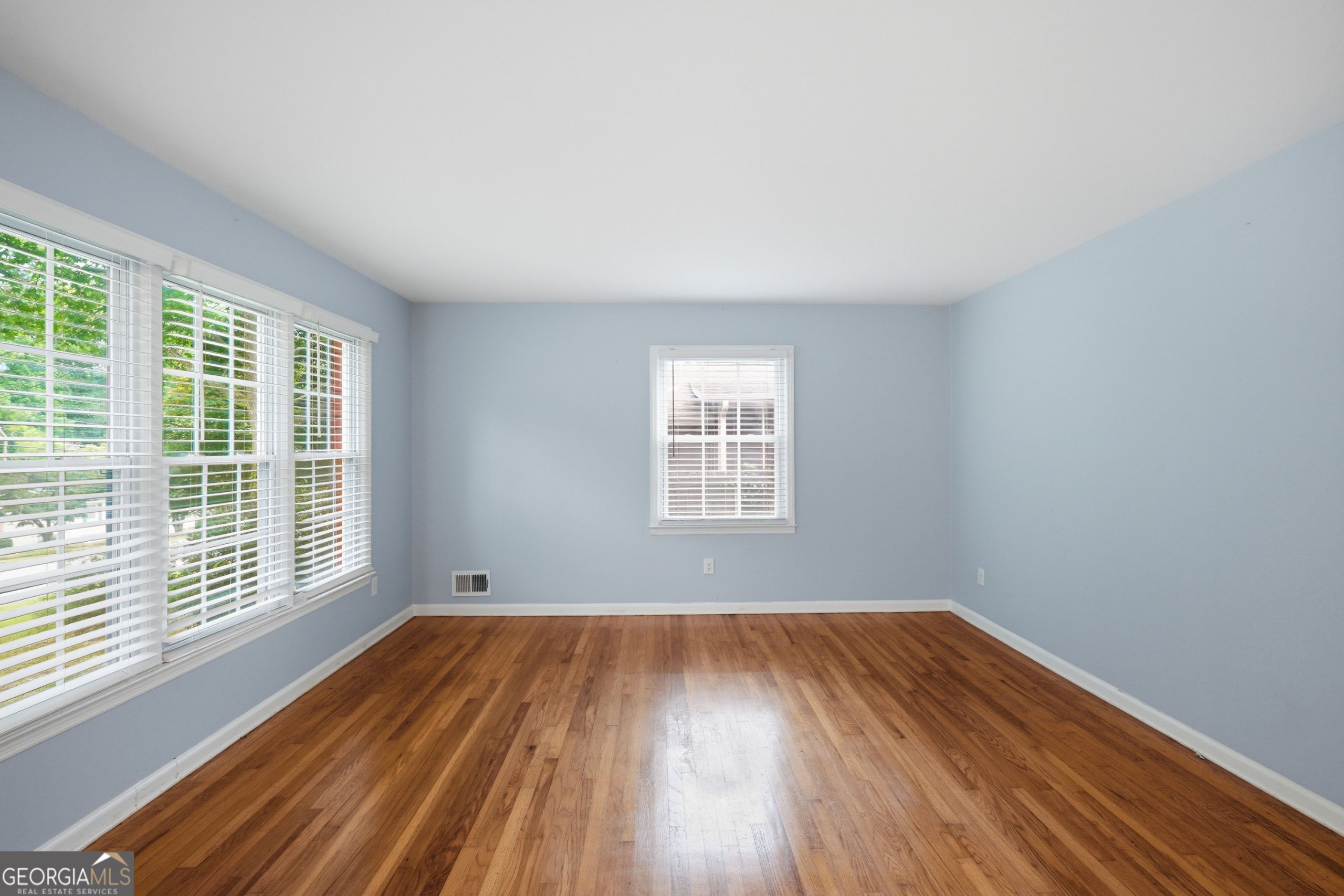 1604 Drayton Woods Drive Property Photo 4
