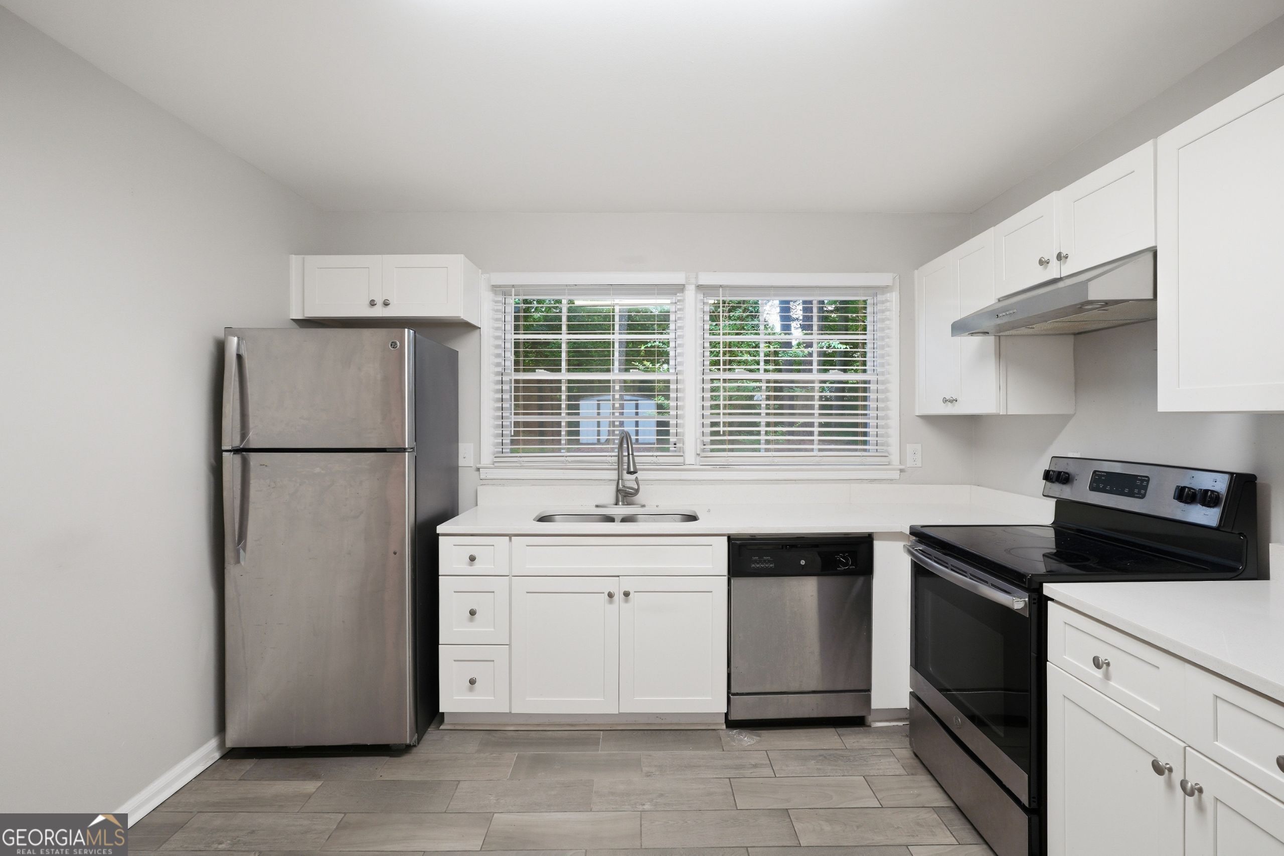 1604 Drayton Woods Drive Property Photo 8
