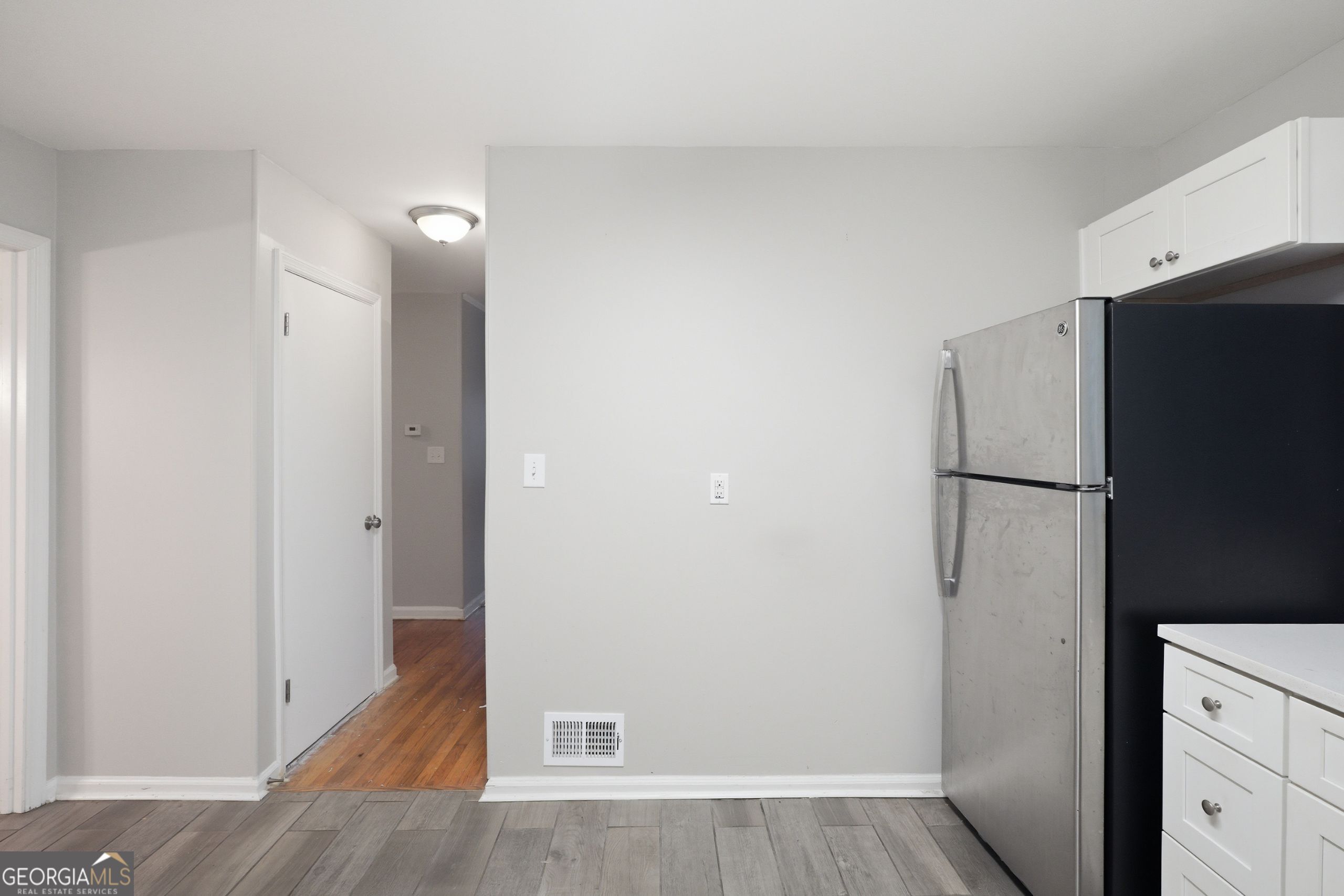 1604 Drayton Woods Drive Property Photo 9
