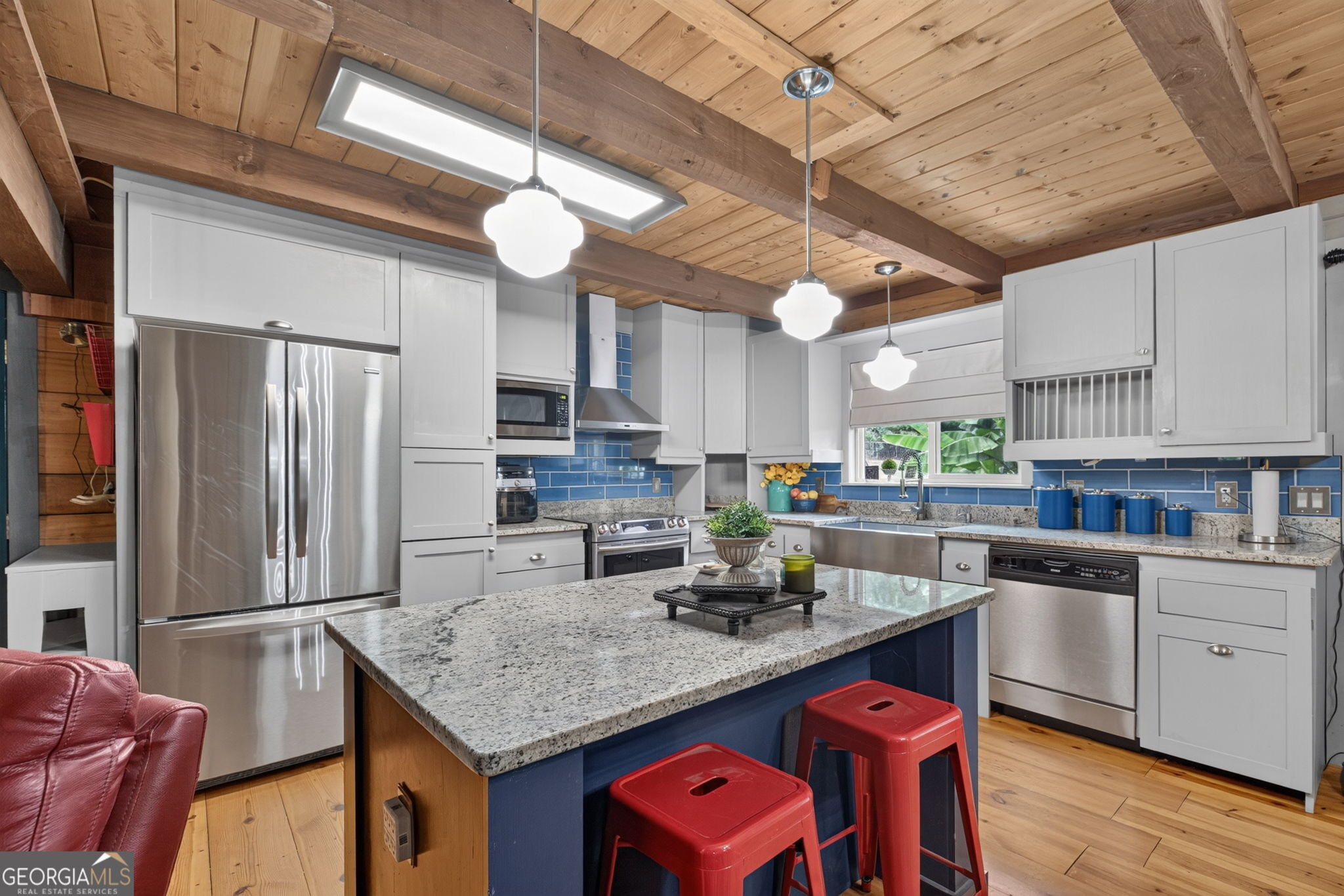 7048 Shell Road Property Photo 10