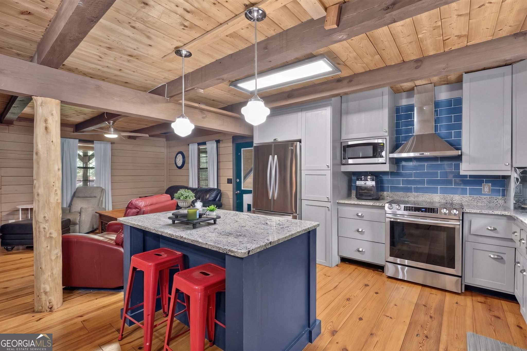 7048 Shell Road Property Photo 11