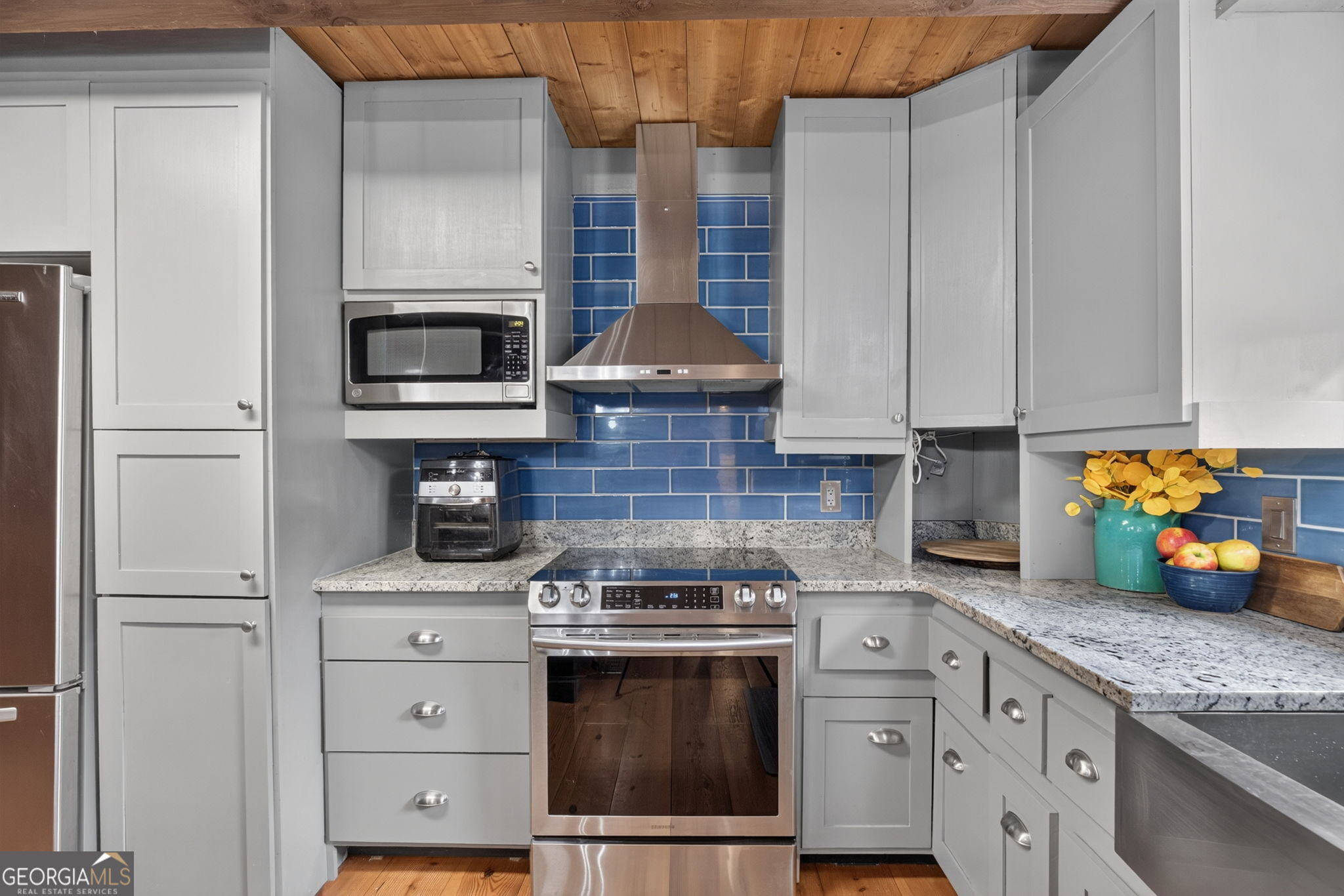 7048 Shell Road Property Photo 12