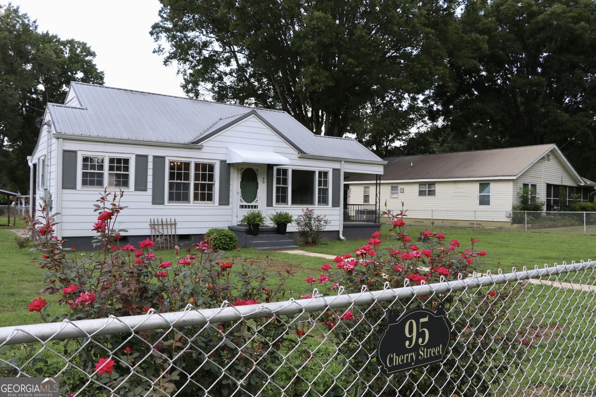 95 Cherry Street Property Photo 2